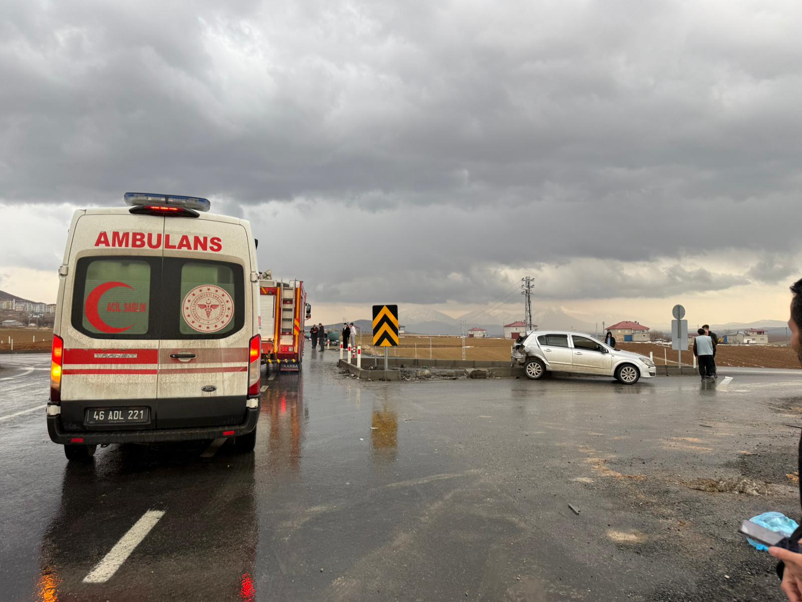 Afşin’de İki Otomobil Çarpıştı: 1 Yaralı