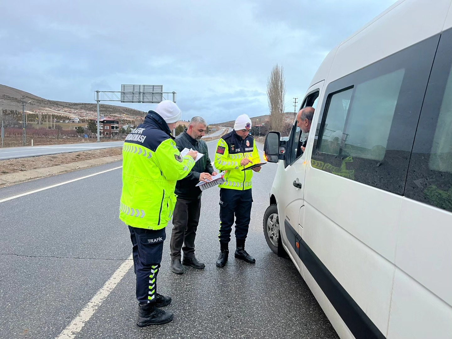 Afşin’de Öğrenci Servislerine Güvenlik Denetimi2