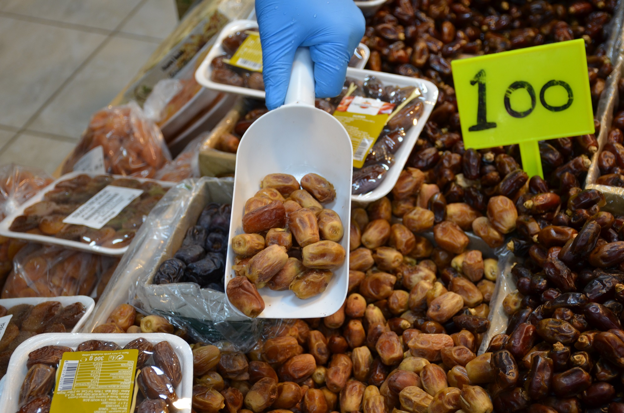 Afşin’de Ramazan Sofralarının Vazgeçilmezi Hurma Tezgâhlarda (2)