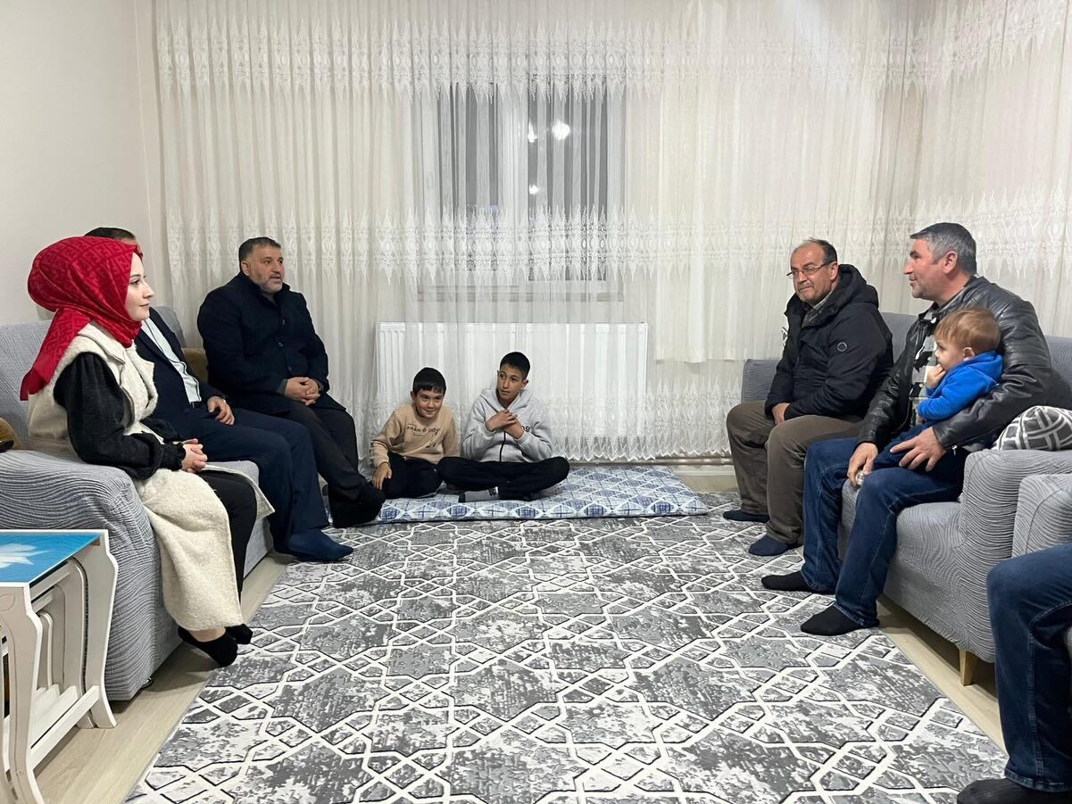 Ak Parti Afşin İlçe Teşkilatından Çobanbeyli Mahallesi’ne Ziyaret2