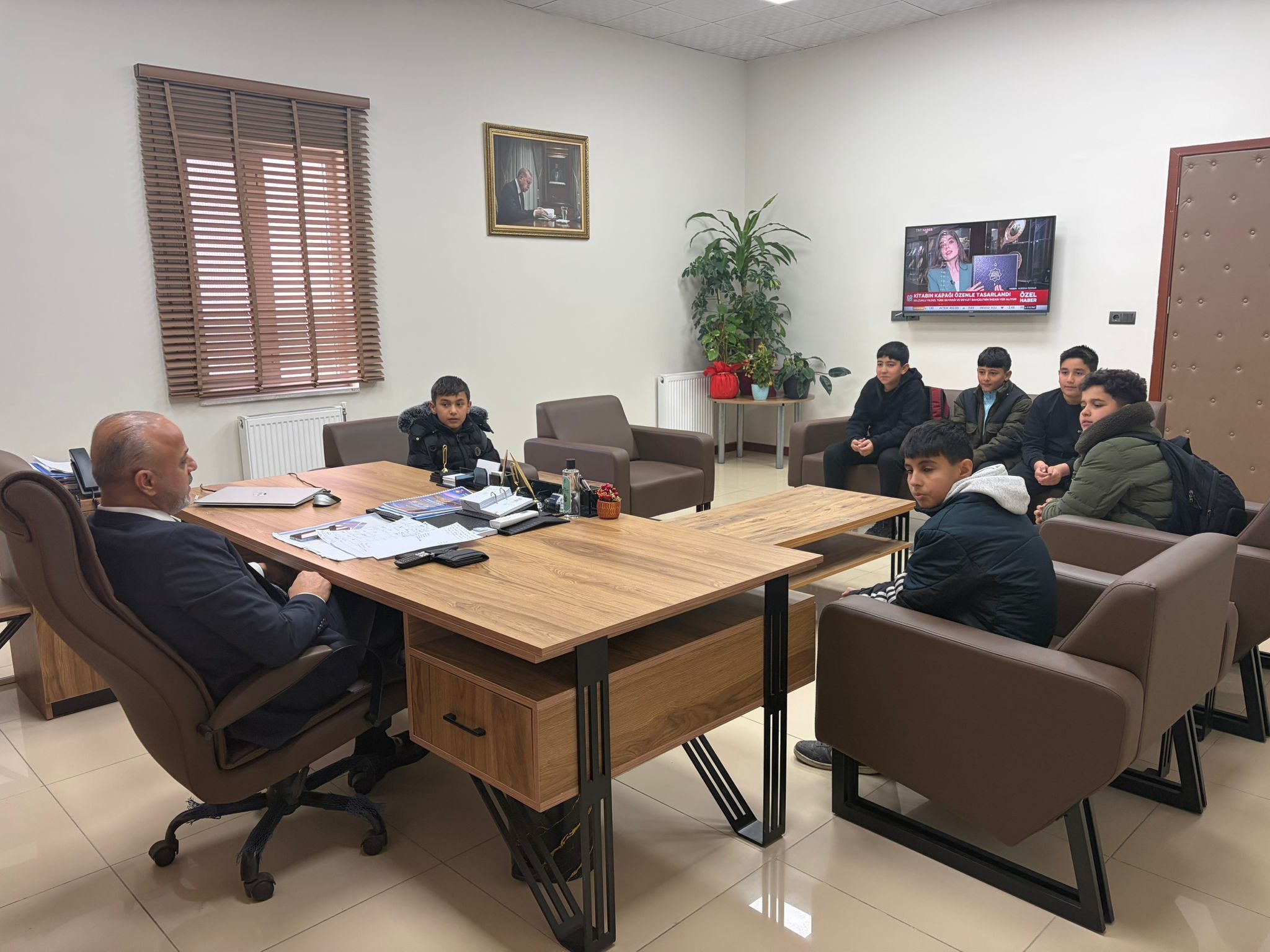 Aşık Mahzuni Şerif Ortaokulu Öğrencilerinden Başkan Kıraç’a Ziyaret1