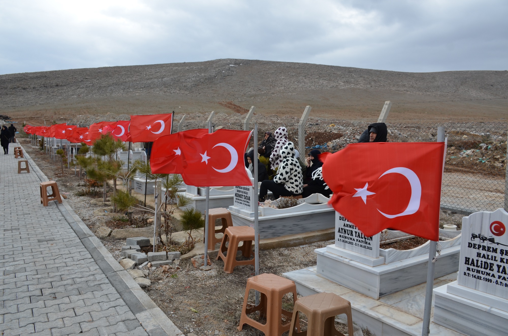 Asrın Felaketinin 3. Yılında Afşin’de Deprem Şehitleri Mezarları Başında Anıldı (12)