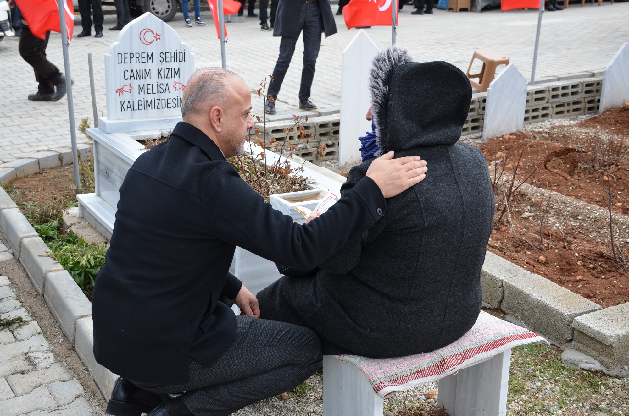 Asrın Felaketinin 3. Yılında Afşin’de Deprem Şehitleri Mezarları Başında Anıldı (13)