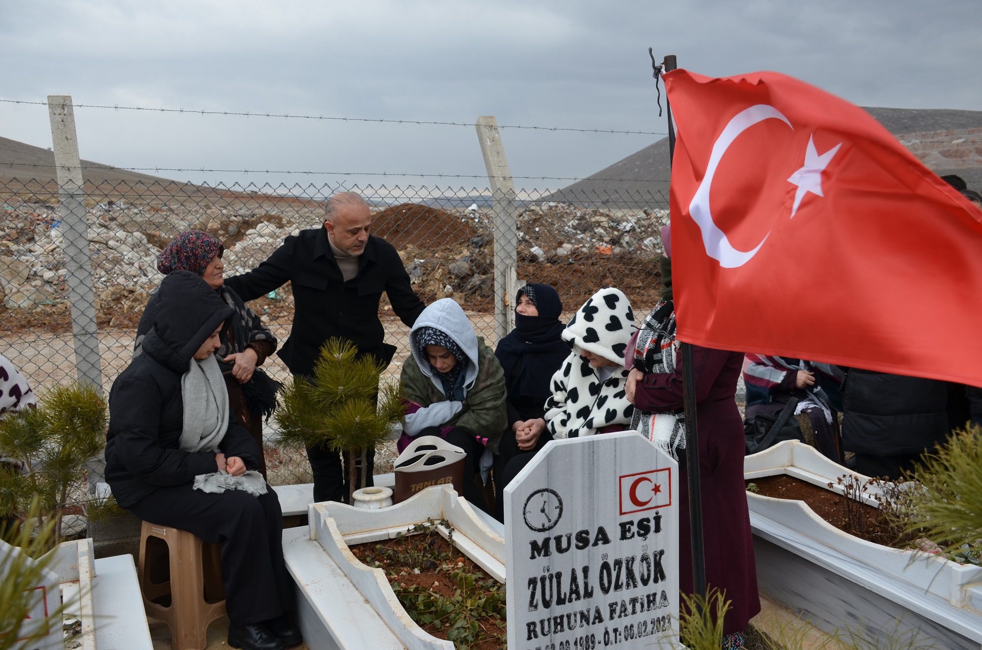 Asrın Felaketinin 3. Yılında Afşin’de Deprem Şehitleri Mezarları Başında Anıldı (16)