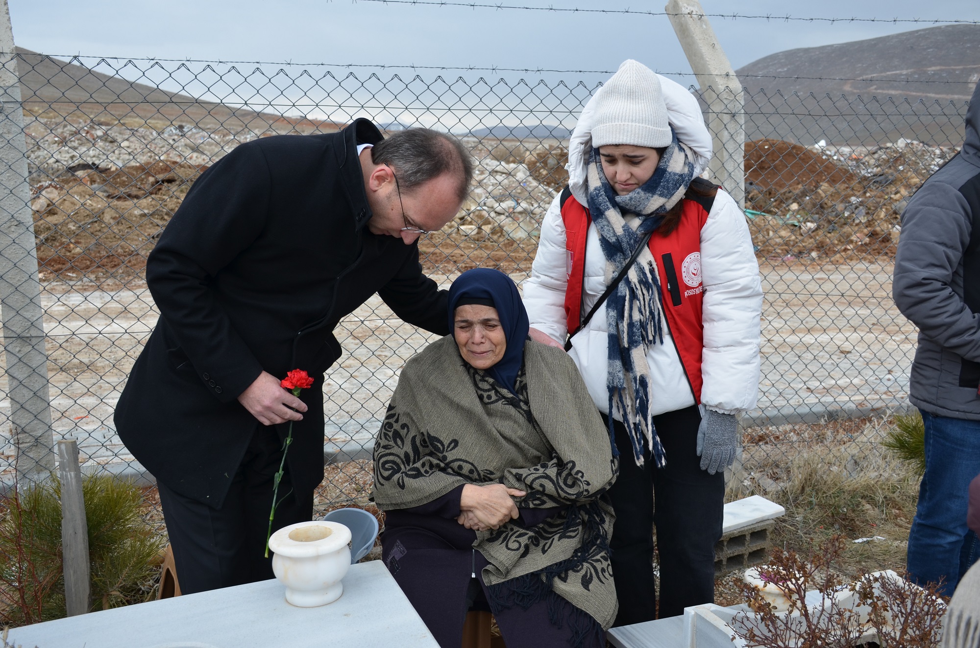 Asrın Felaketinin 3. Yılında Afşin’de Deprem Şehitleri Mezarları Başında Anıldı (6)