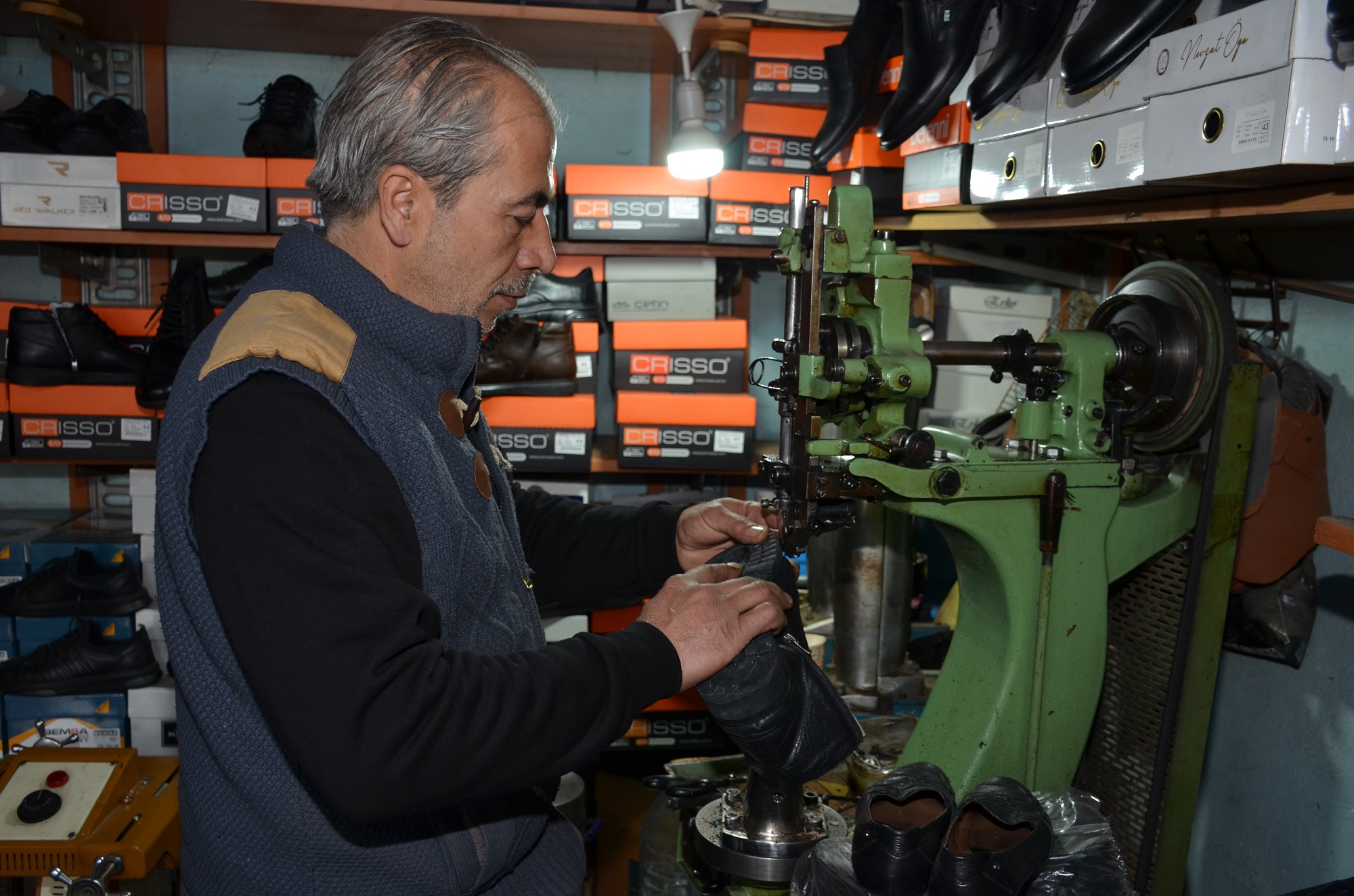 Ayakkabılara Ve Çantalara Yeniden Hayat Veren Usta Mustafa Arslantaş (1)