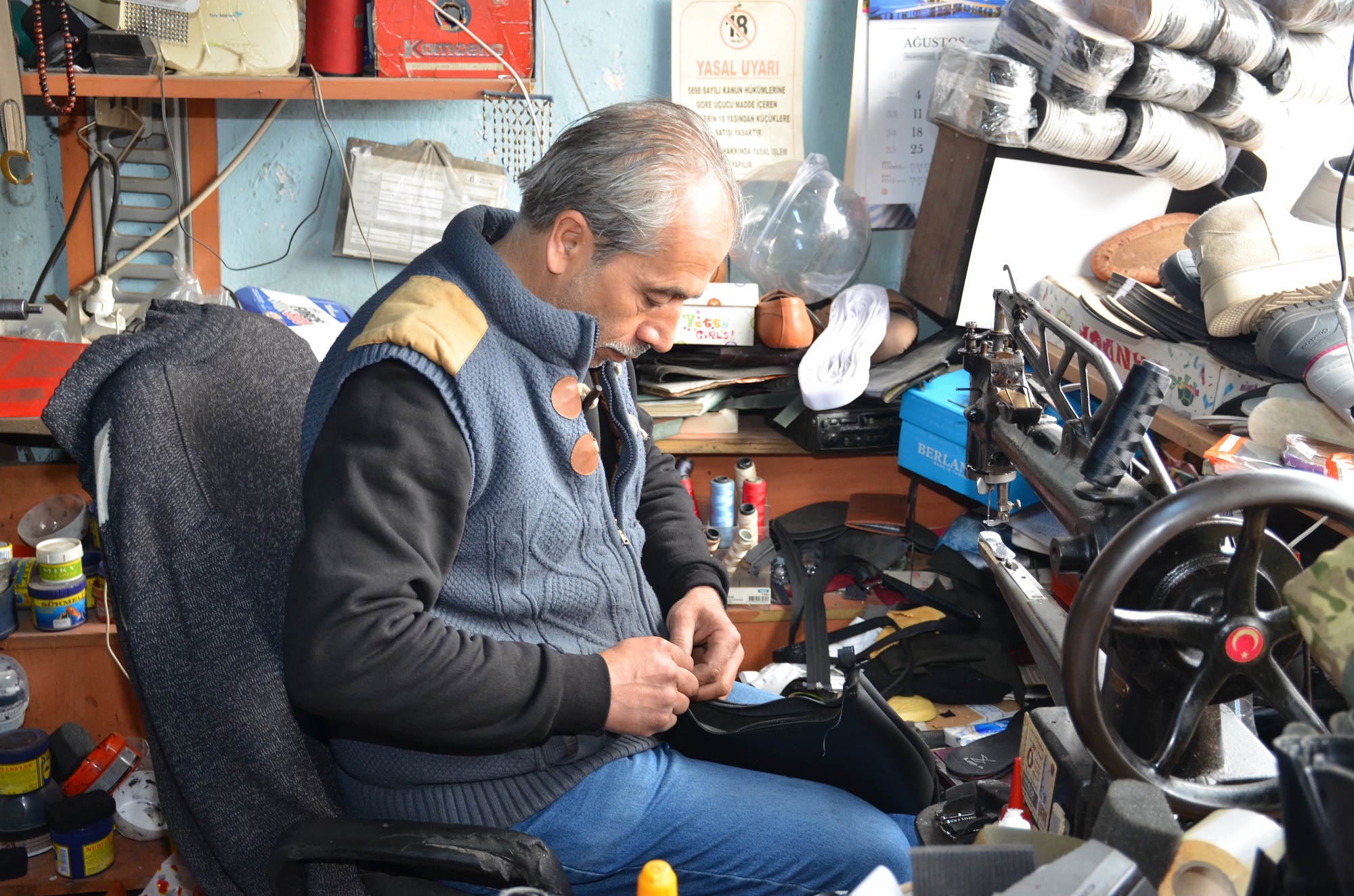 Ayakkabılara Ve Çantalara Yeniden Hayat Veren Usta Mustafa Arslantaş (8)