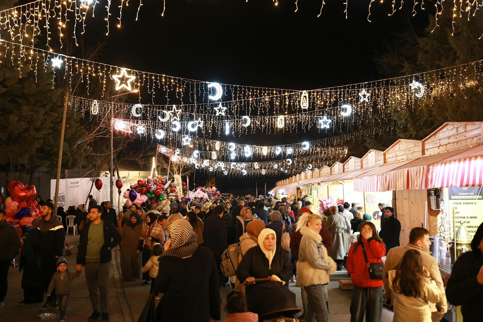Başkan Toptaş, Ramazan’ın Bereketini Vatandaşlarla Aynı Sofrada Paylaştı (1)
