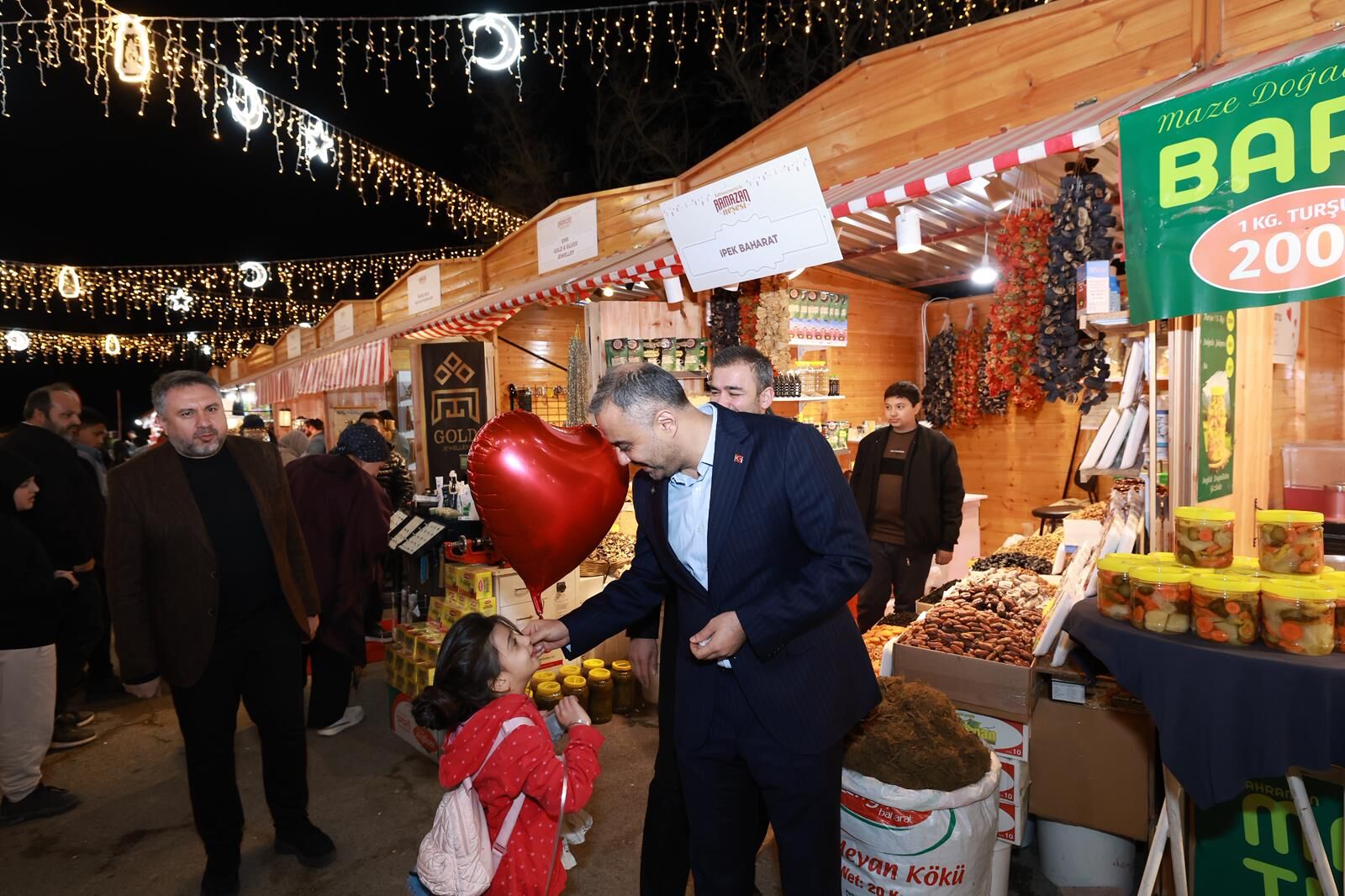 Başkan Toptaş, Ramazan’ın Bereketini Vatandaşlarla Aynı Sofrada Paylaştı (3)