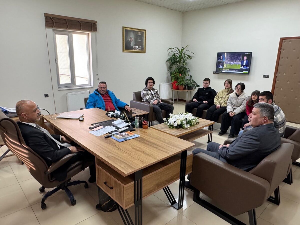 Bilgi Yarışması Şampiyonlarından Başkan Kıraç’a Ziyaret1