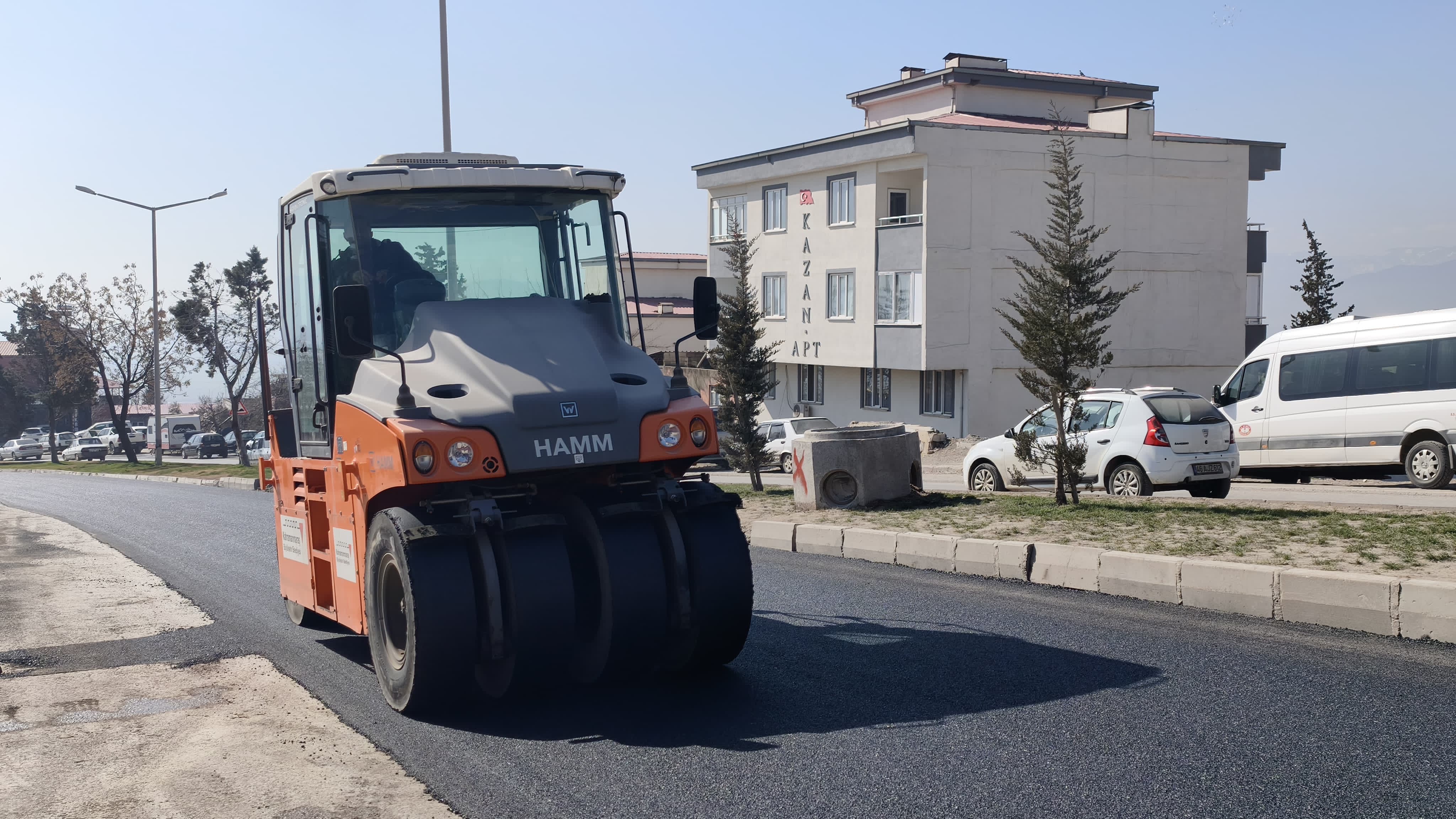 Büyükşehir, Altyapı Sonrası Yol Yenilemelerini Durmaksızın Sürdürüyor (2)