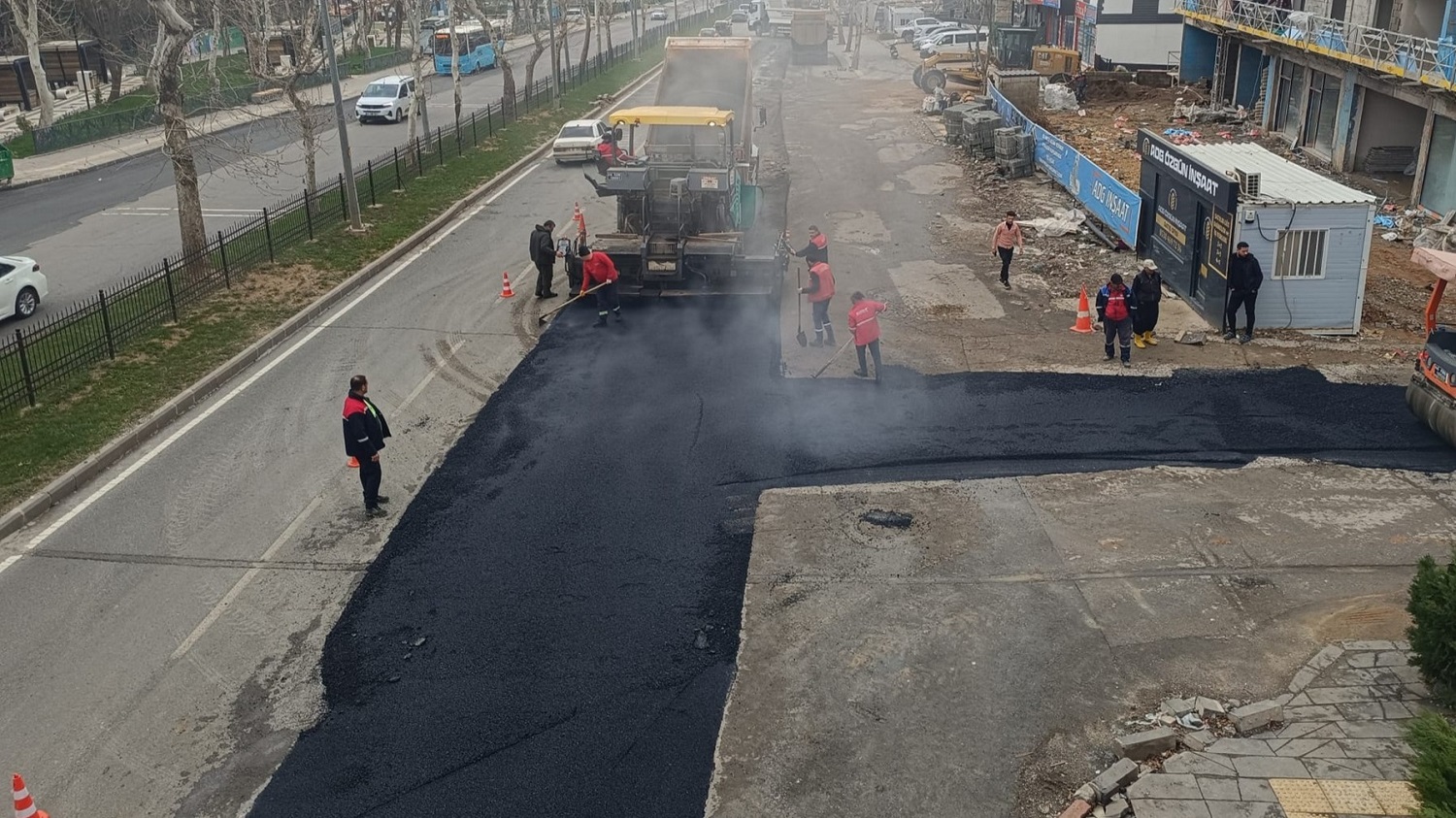 Büyükşehir, Asfalt Mesaisini Kesintisiz Sürdürüyor (2)