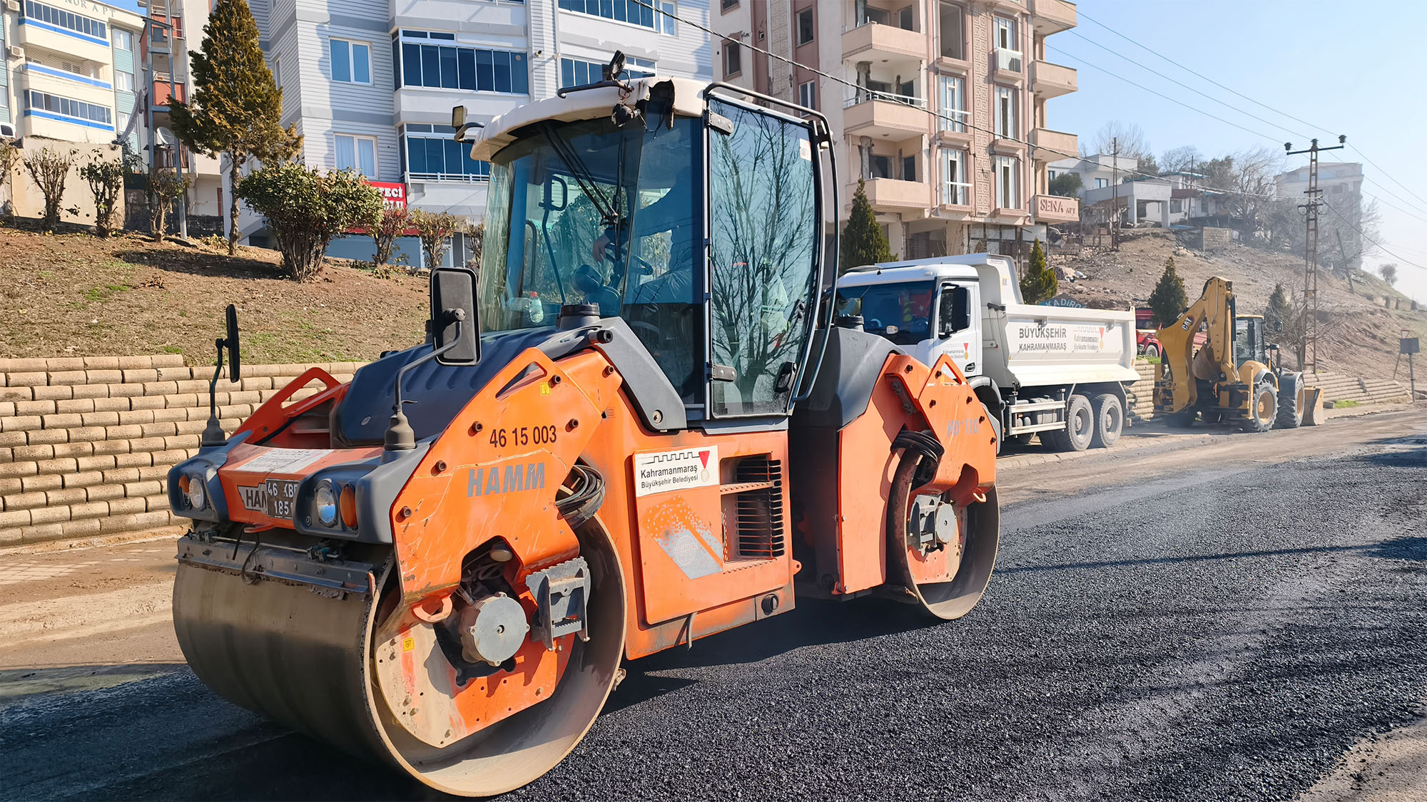 Büyükşehir, Dulkadiroğlu’nda Yolları Birbir Yenilemeye Devam Ediyor (2)