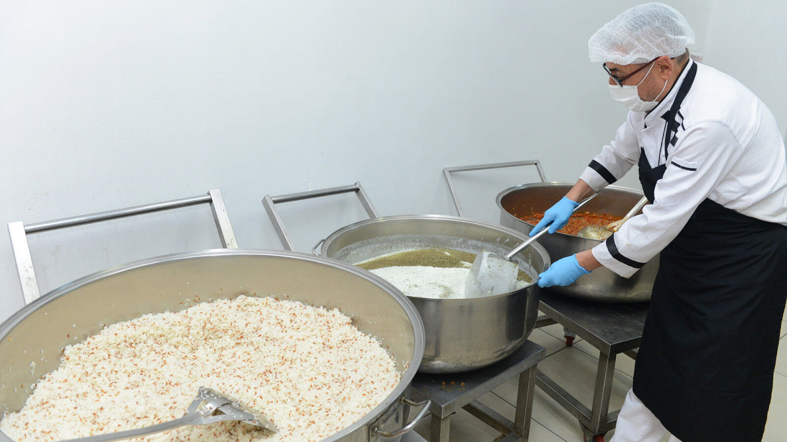 Büyükşehir Ramazan’da Da Ulu Çınarların Yanında (1)