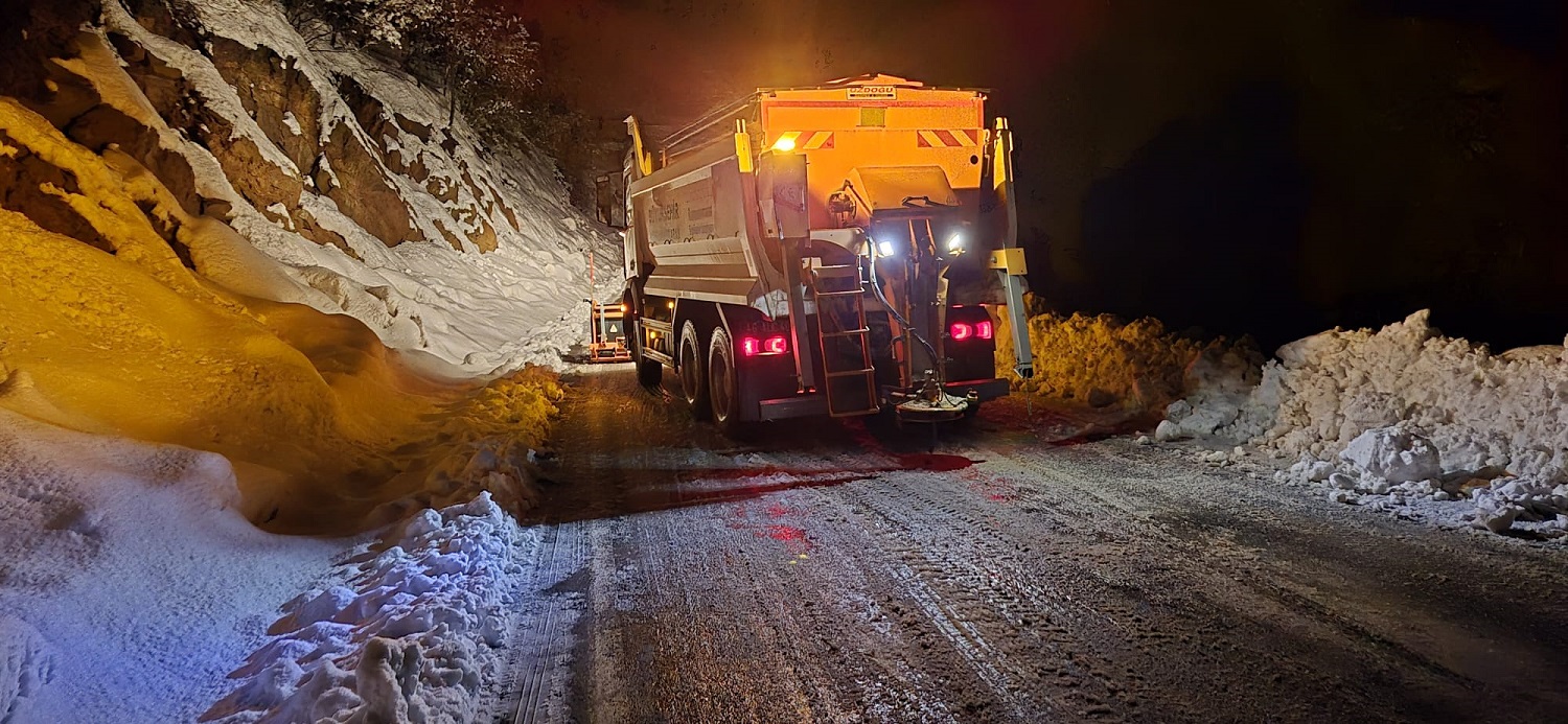 Büyükşehir’den Kırsalda Gece Gündüz Kar Mesaisi (3)