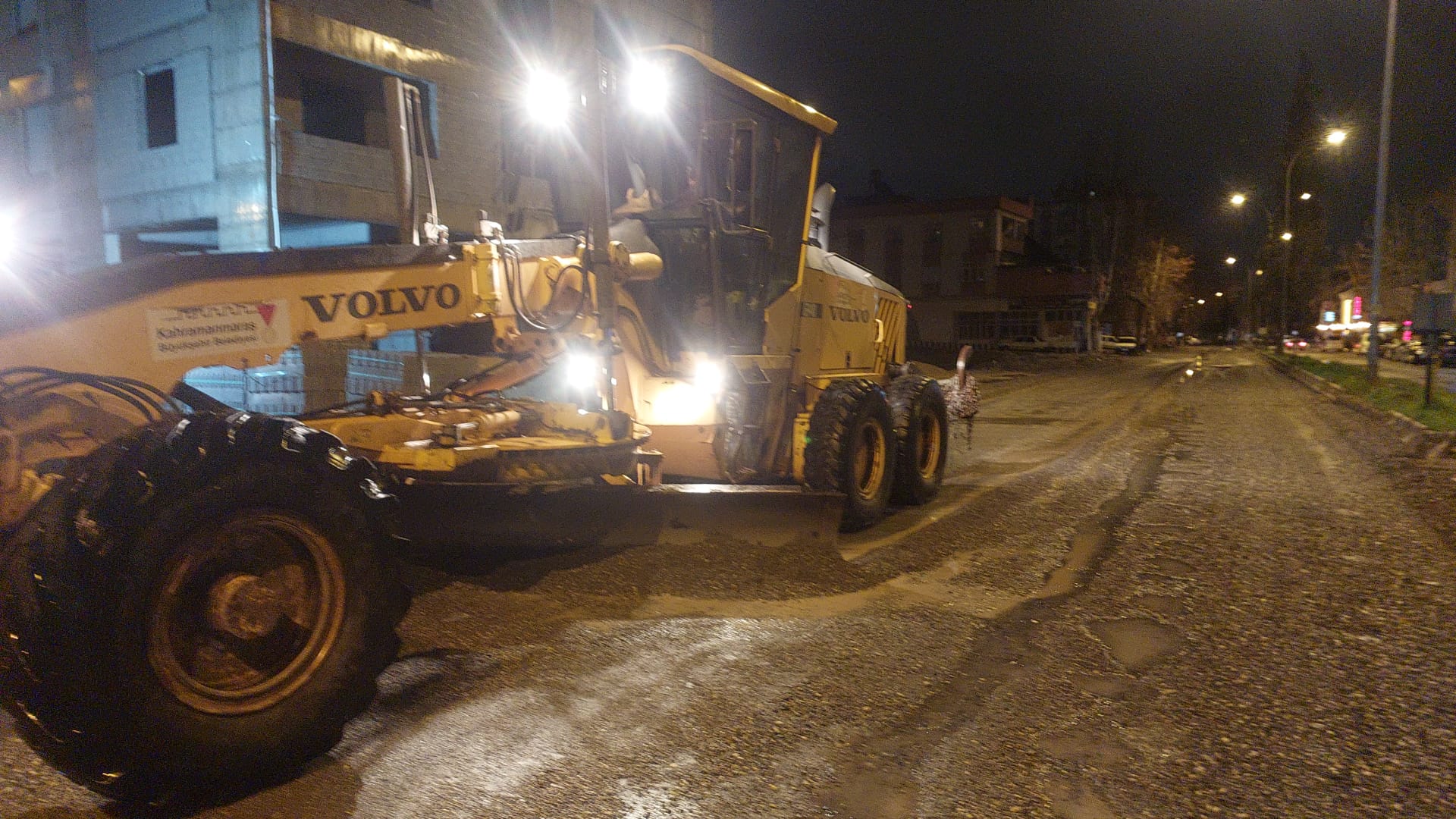 Büyükşehir’den Yağış Sonrası Gece Boyu Yoğun Mesai (2)-1