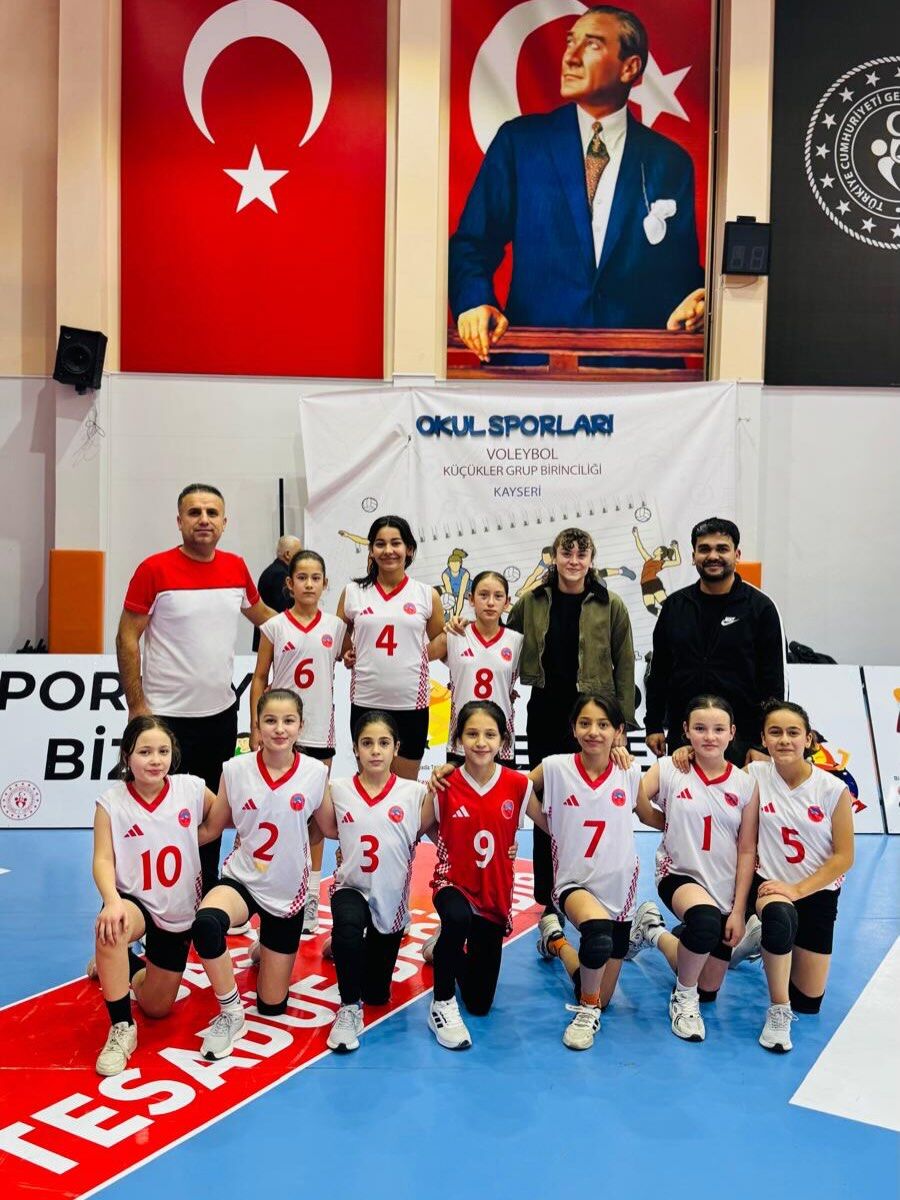 Çağlayancerit Ortaokulu Türkiye Yarı Finali’ne Yükseldi3