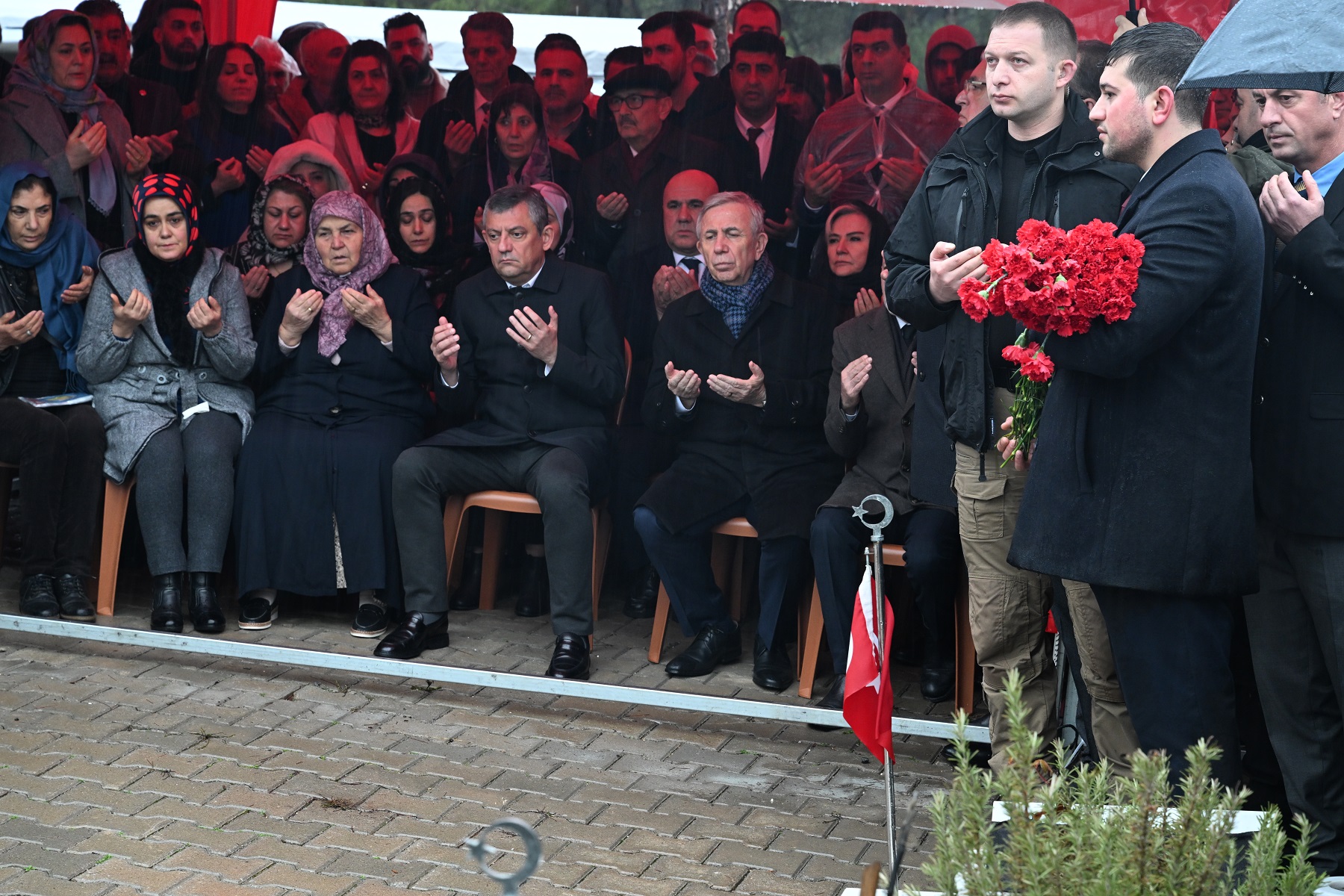 Chp Genel Başkanı Özel, Kahramanmaraş'ta Ziyaretlerde Bulundu (1)