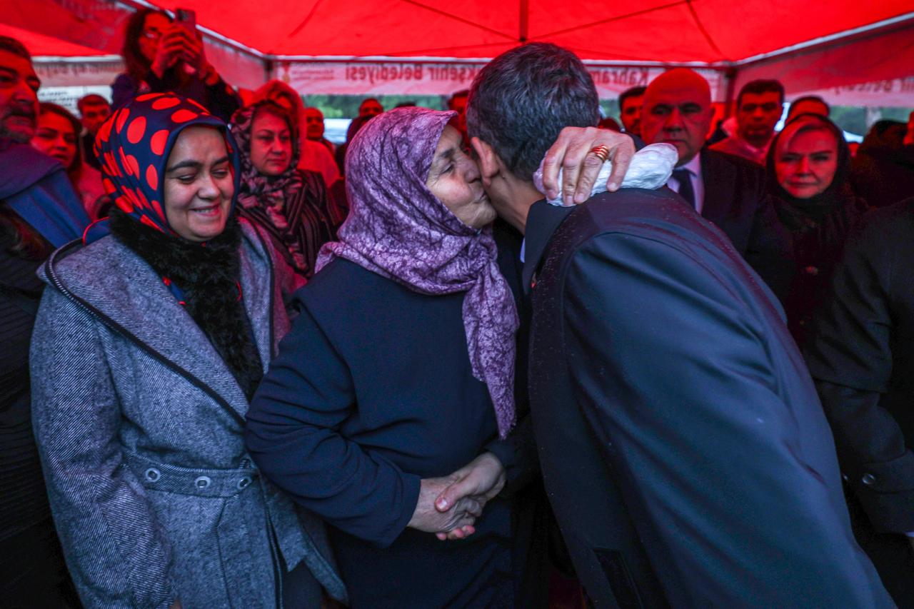 Chp Genel Başkanı Özel, Kahramanmaraş'ta Ziyaretlerde Bulundu (3)