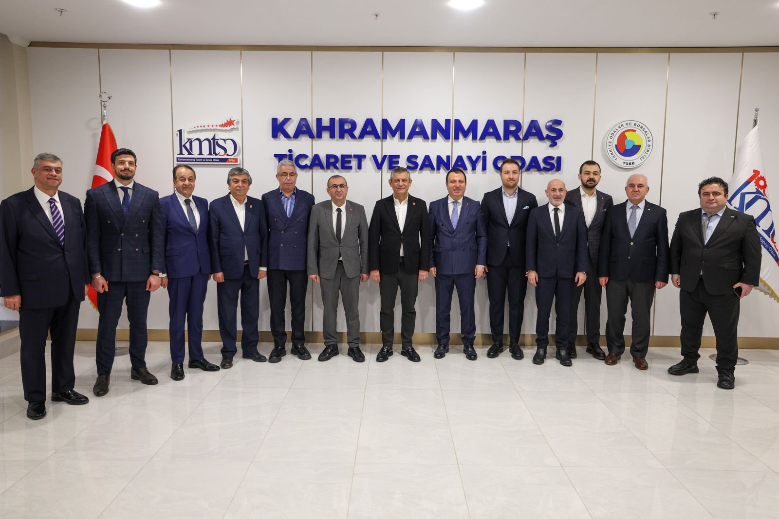 Chp Genel Başkanı Özel, Kahramanmaraş'ta Ziyaretlerde Bulundu (8)