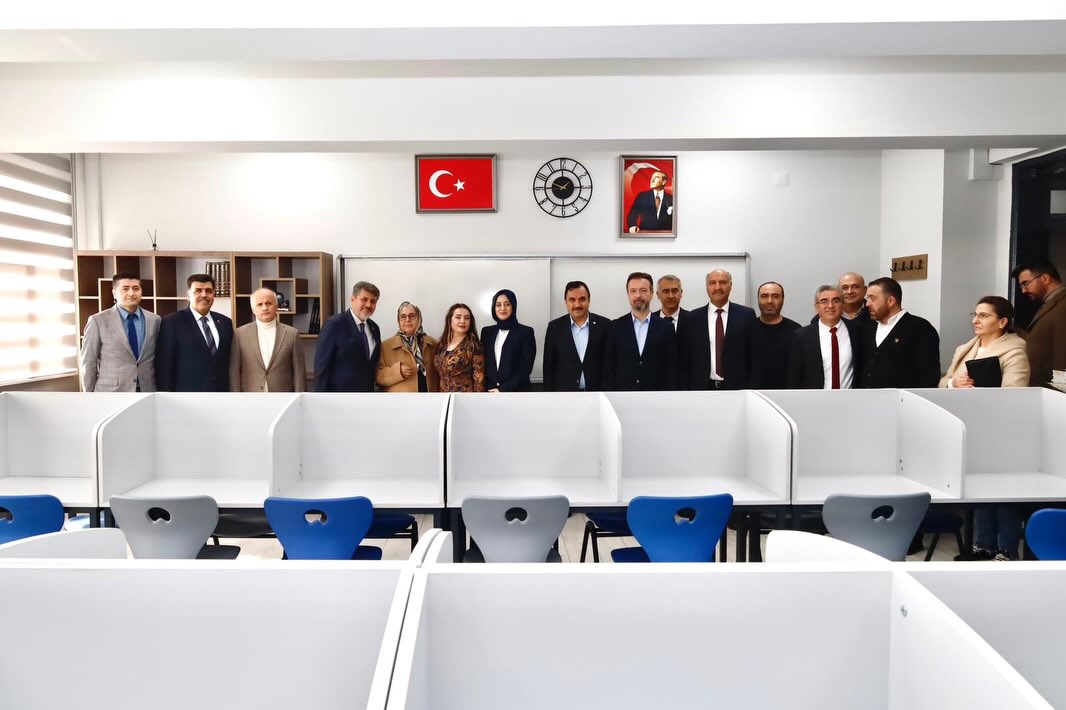 Çukurova Elektrik Anadolu Lisesi’ne İki Yeni Etüt Salonu Kazandırıldı1