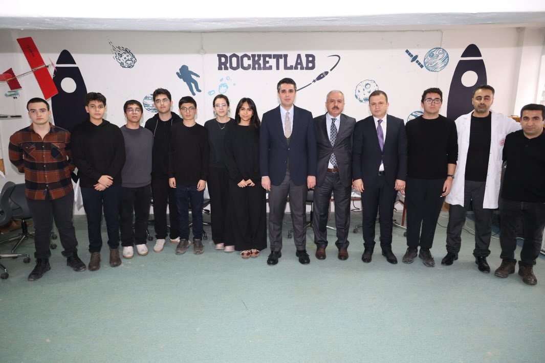 Elbistan’da Eğitimde Çifte Guru Teknofest Hazırlığı Ve Erasmus Başarısı