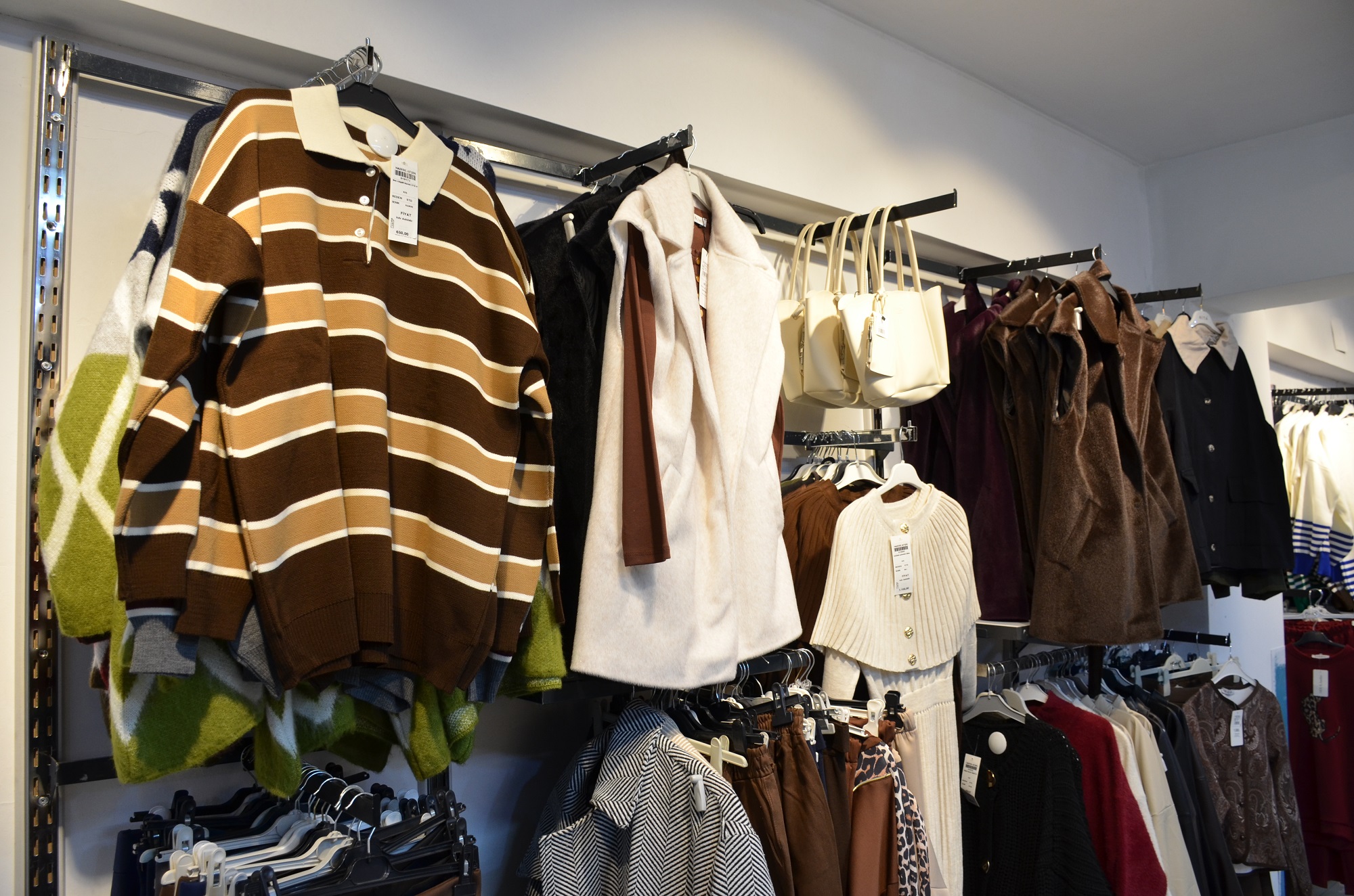 Hadise Giyim’den Büyük İndirim Tüm Ürünlerde Etiketin Yarısı (19)