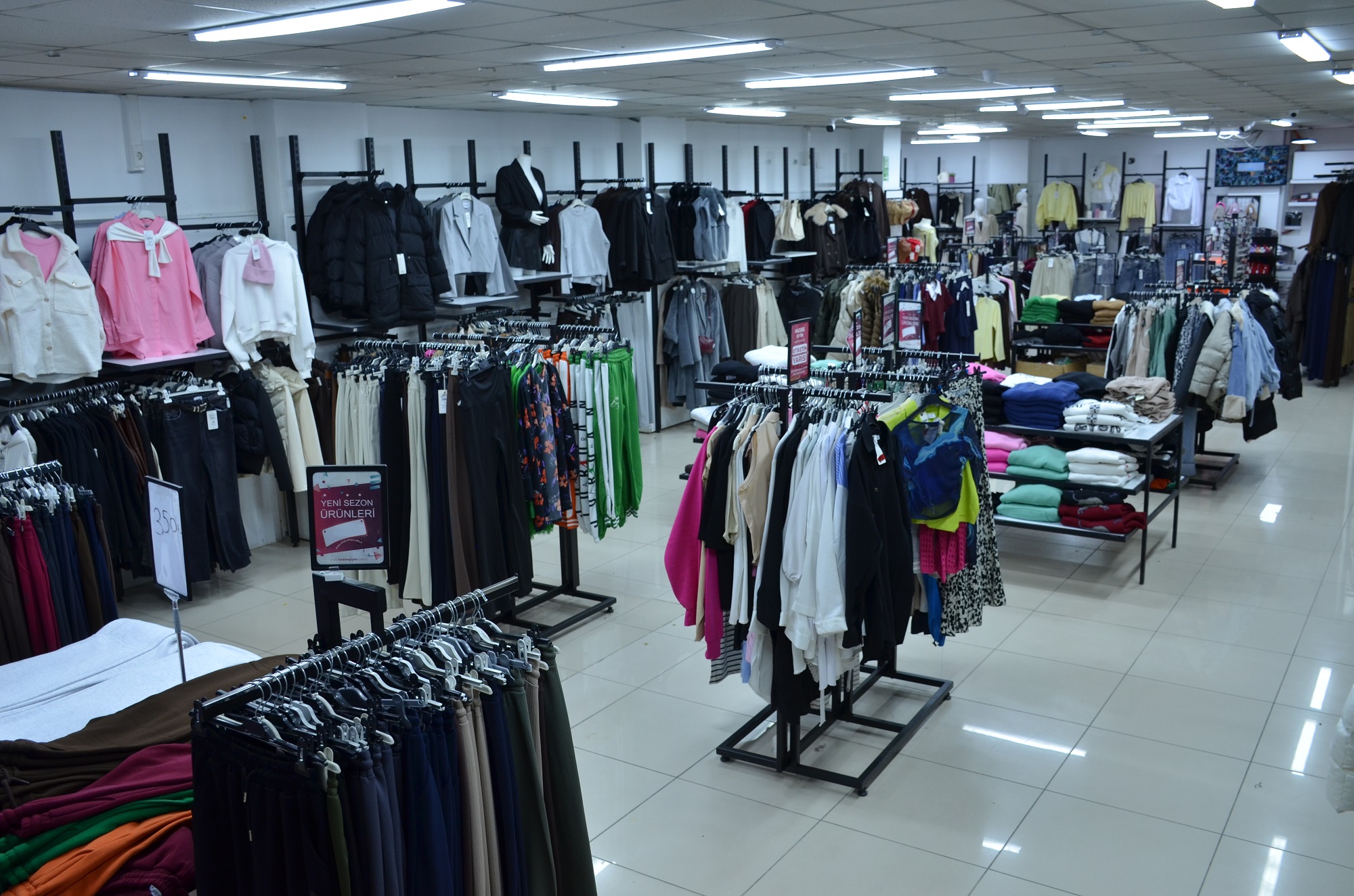 Hadise Giyim’den Büyük İndirim Tüm Ürünlerde Etiketin Yarısı (23)