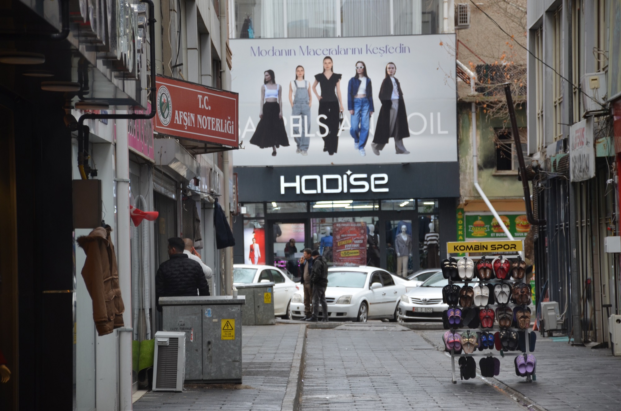 Hadise Giyim’den Büyük İndirim Tüm Ürünlerde Etiketin Yarısı (26)