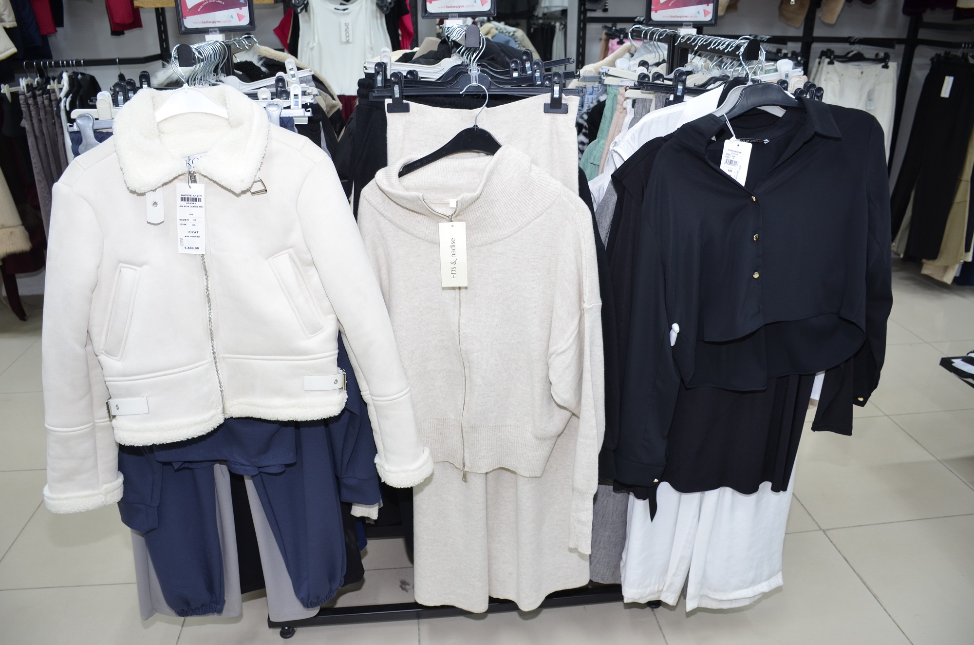 Hadise Giyim’den Büyük İndirim Tüm Ürünlerde Etiketin Yarısı (6)