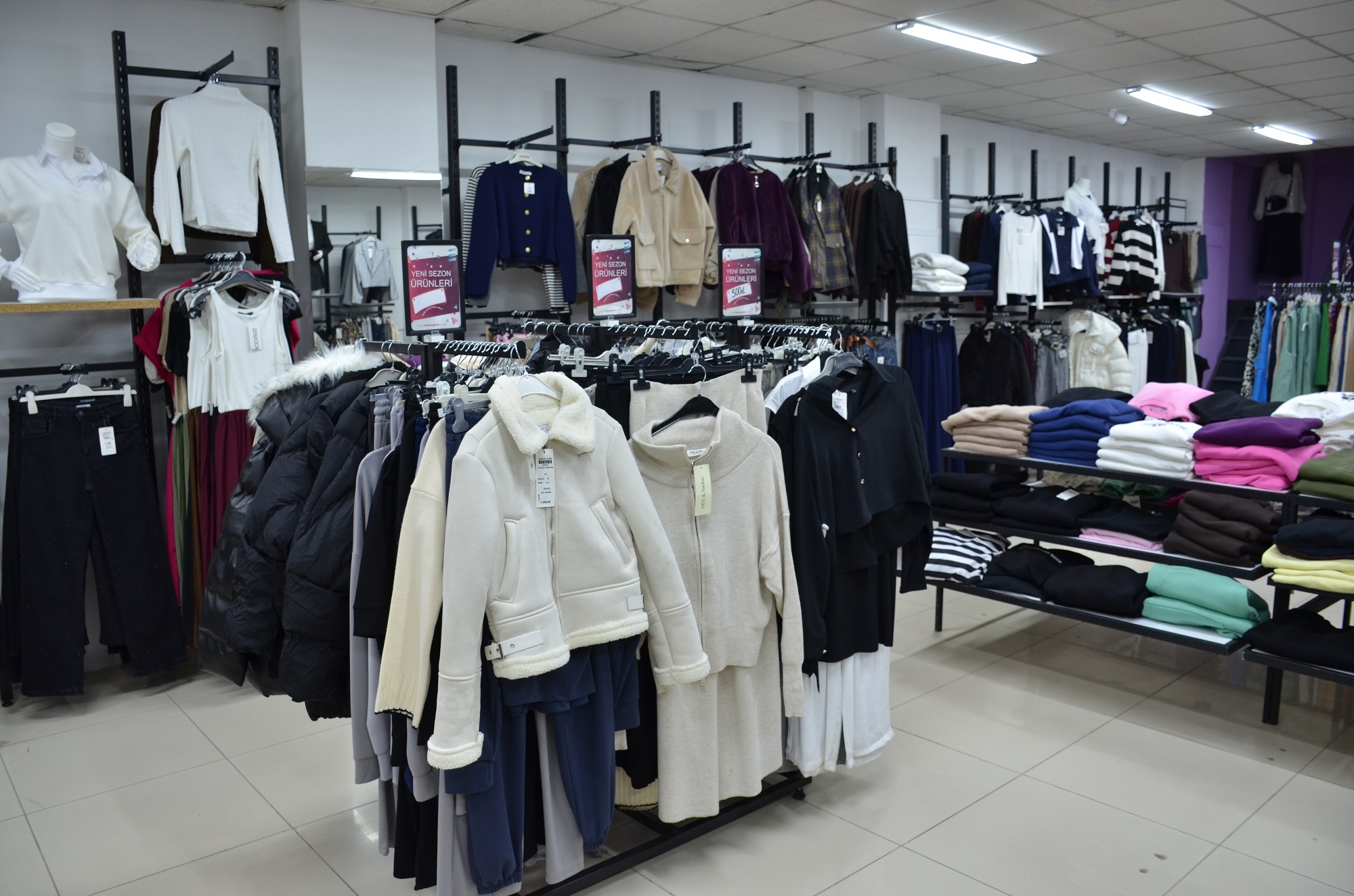 Hadise Giyim’den Büyük İndirim Tüm Ürünlerde Etiketin Yarısı (8)