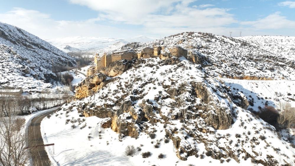 Hurman Kalesi Karla Birlikte Mest Etti 3