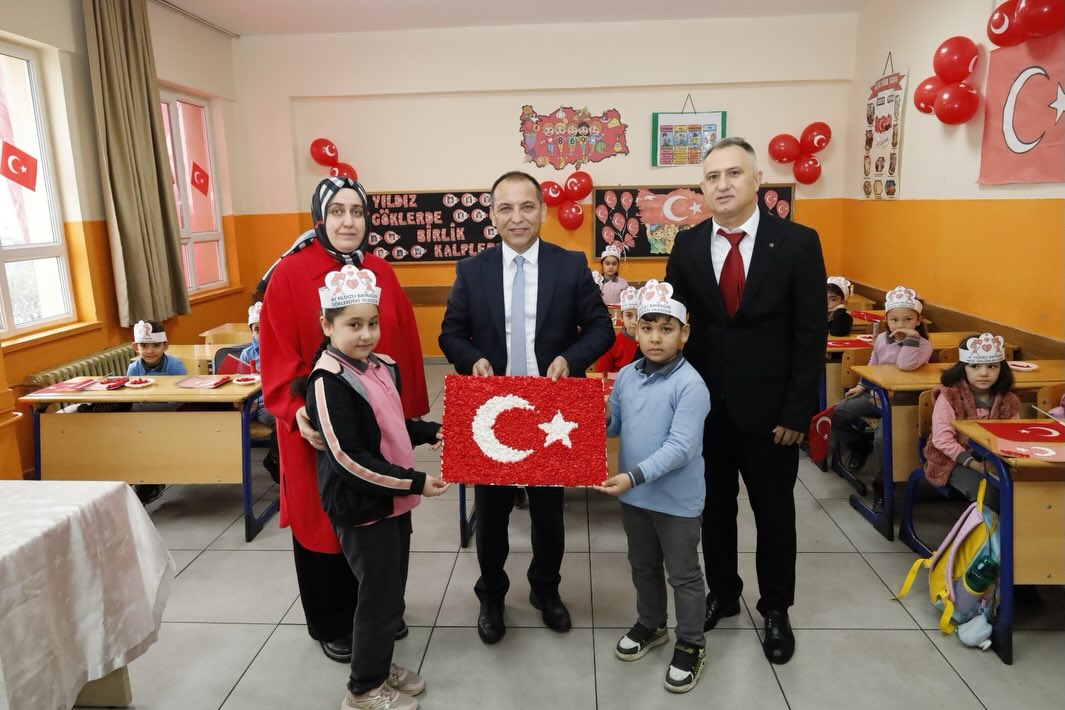 İkinci Dönem “Bayrak Sevgisi” Temasıyla Başladı4