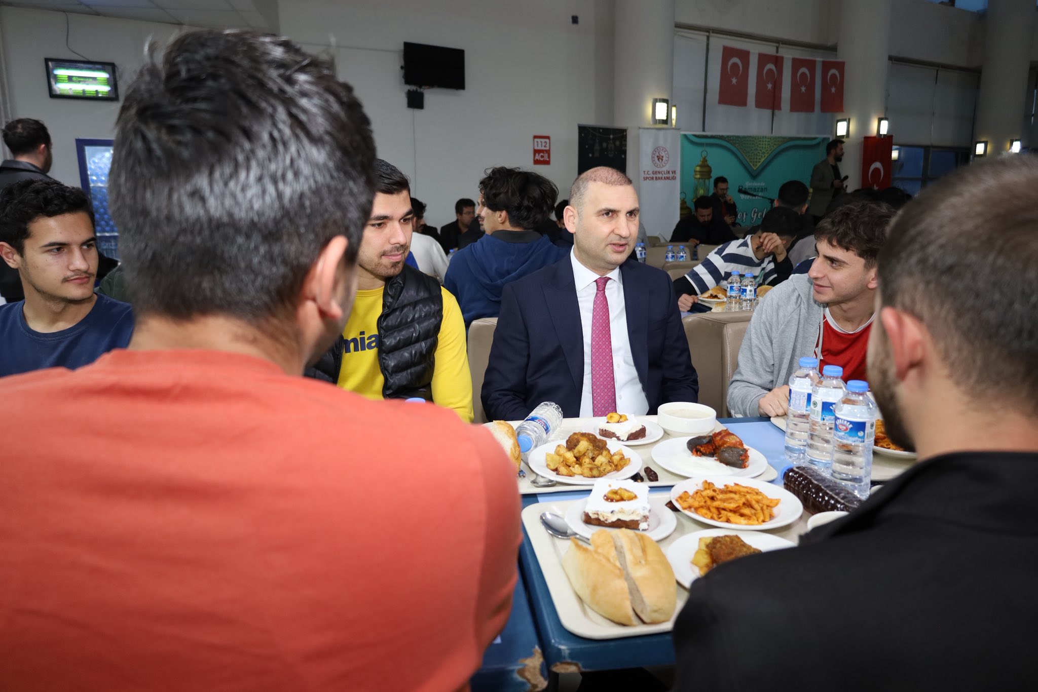 İl Müdürü Özdemir, Öğrencilerle İftarda Buluştu2