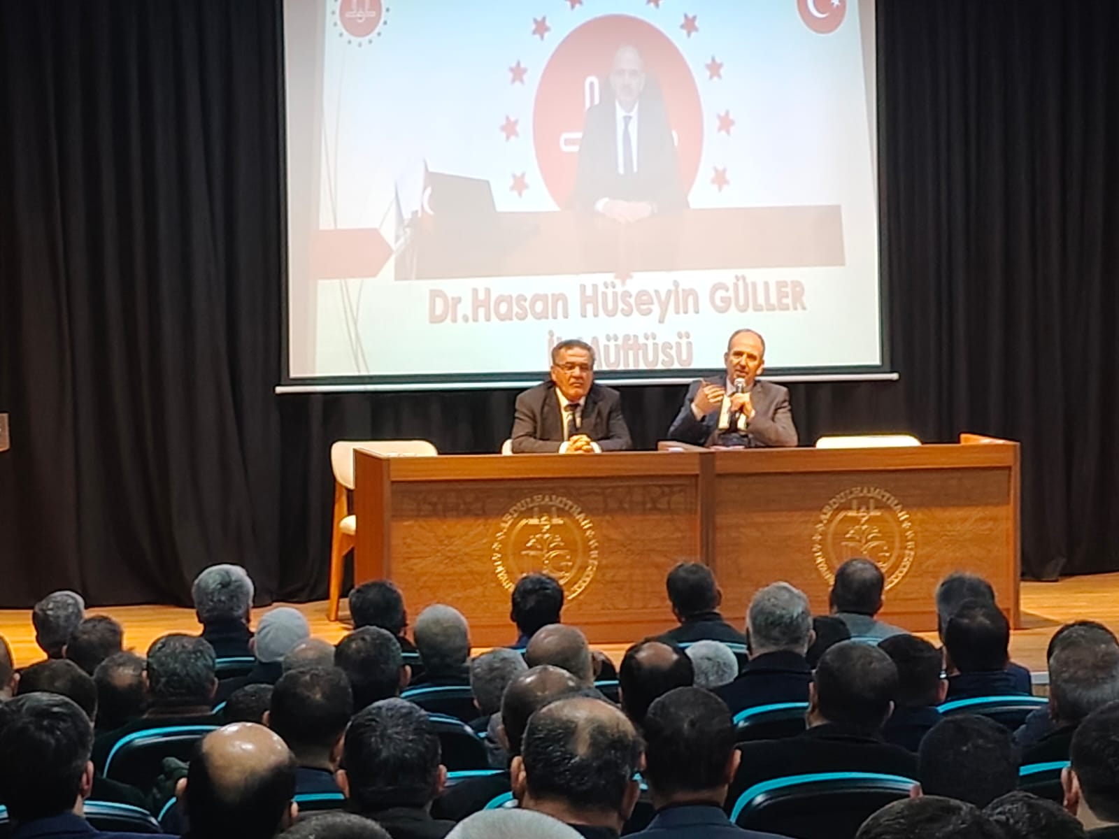 İl Müftüsü Güller, Abdulhamithan Gençlik Merkezi’ni İnceledi