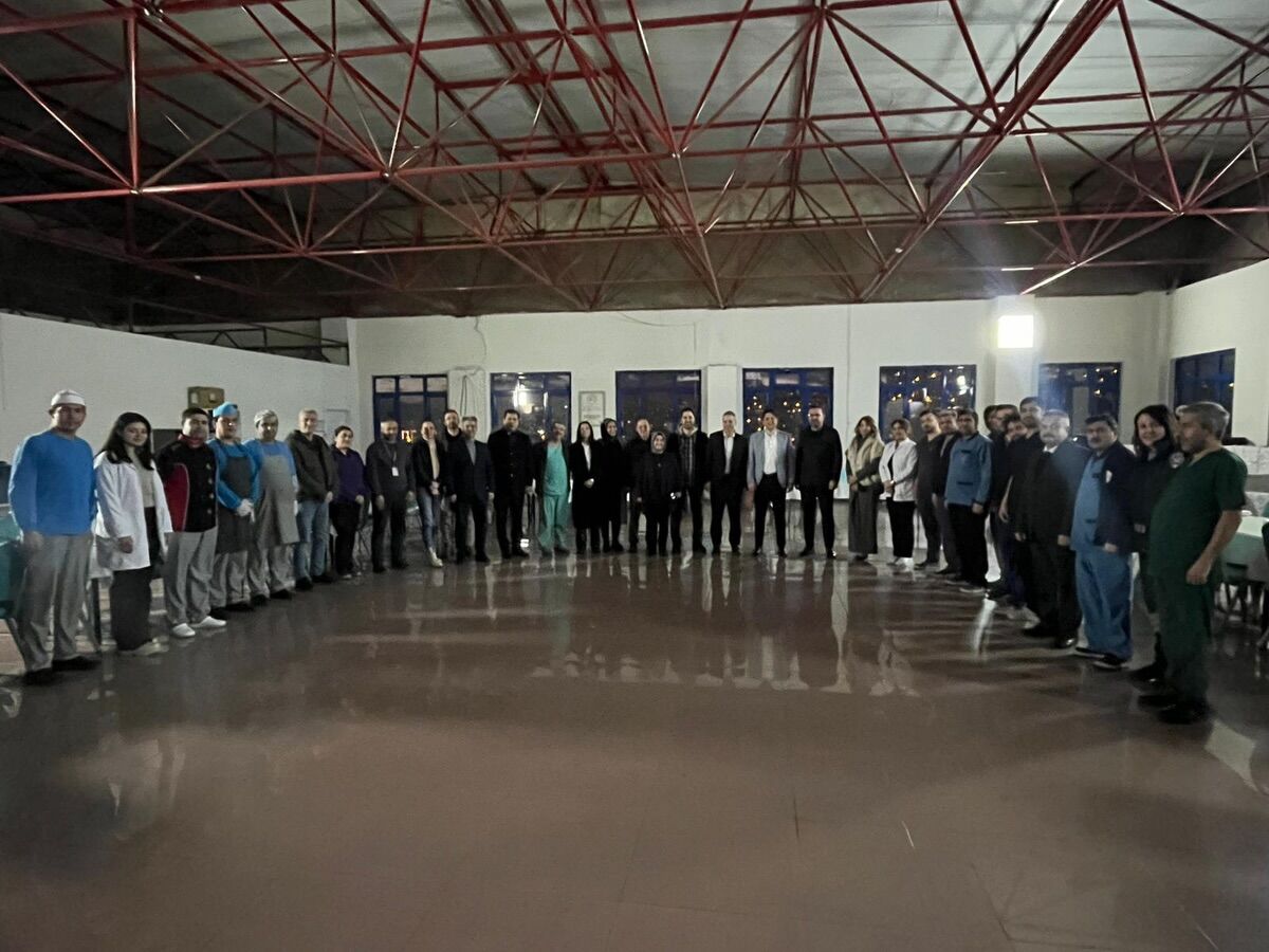 İl Sağlık Müdürü Şirikçi, Nöbetçi Personelle İftar Yaptı