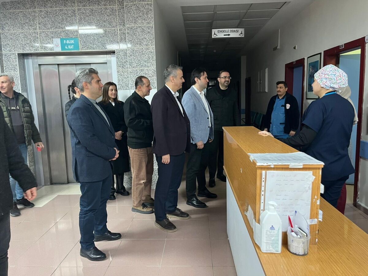 İl Sağlık Müdürü Şirikçi, Nöbetçi Personelle İftar Yaptı2