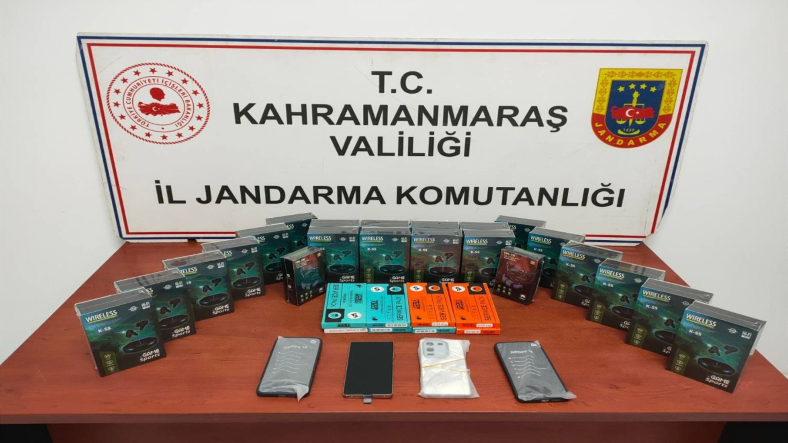 Kaçakçılık Ve Uyuşturucu Operasyonu 62 Şüpheli Yakalandı