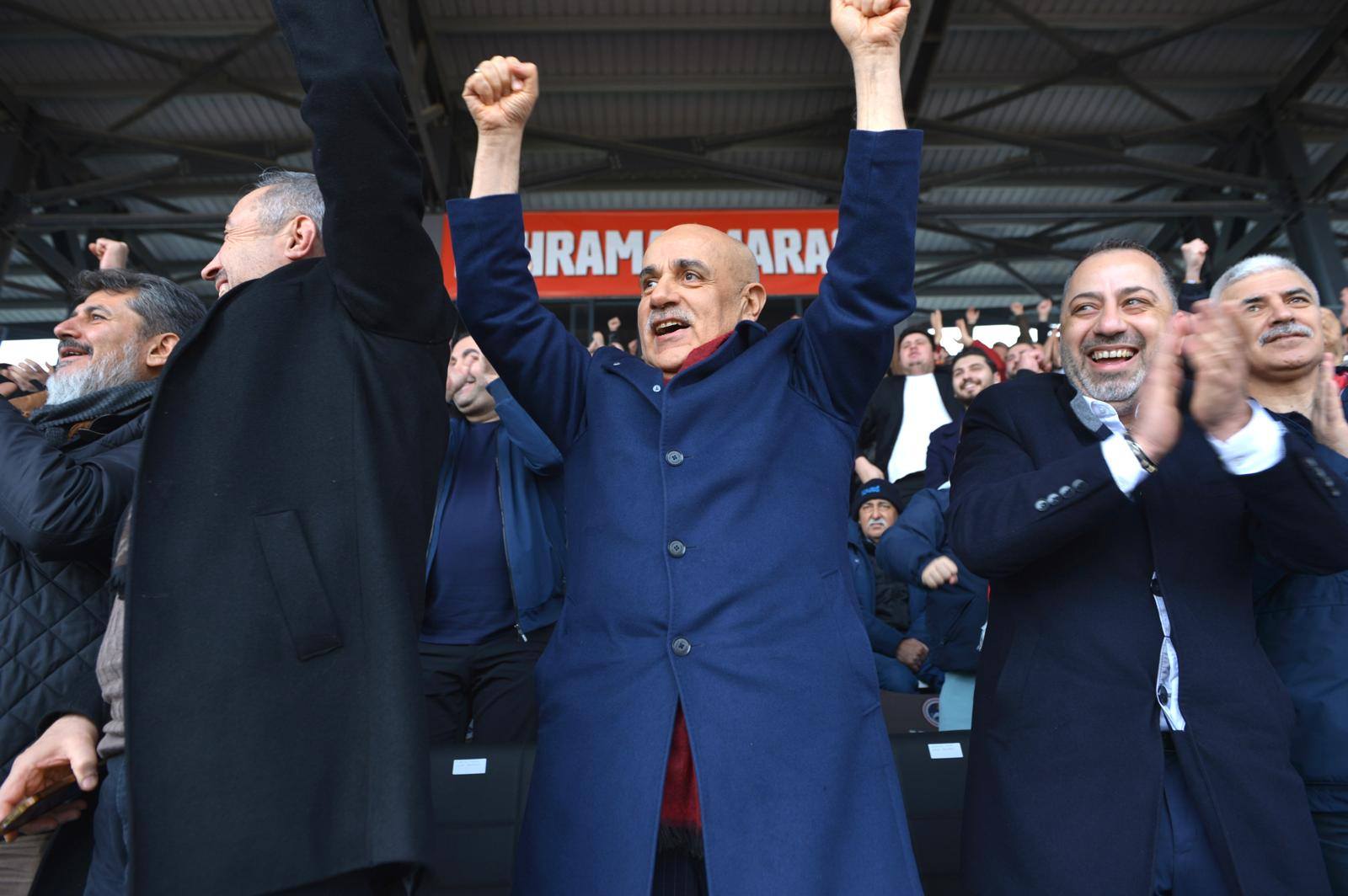 Kahramanmaraş Siyasilerinden İstiklalspor’a Tribün Desteği (2)