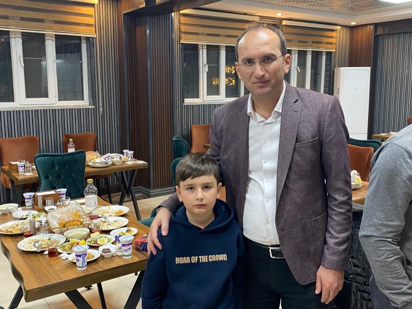 Kaymakam Sarıdoğan Ve Başkan Kıraç Depremzede Ailelerle İftarda Buluştu2