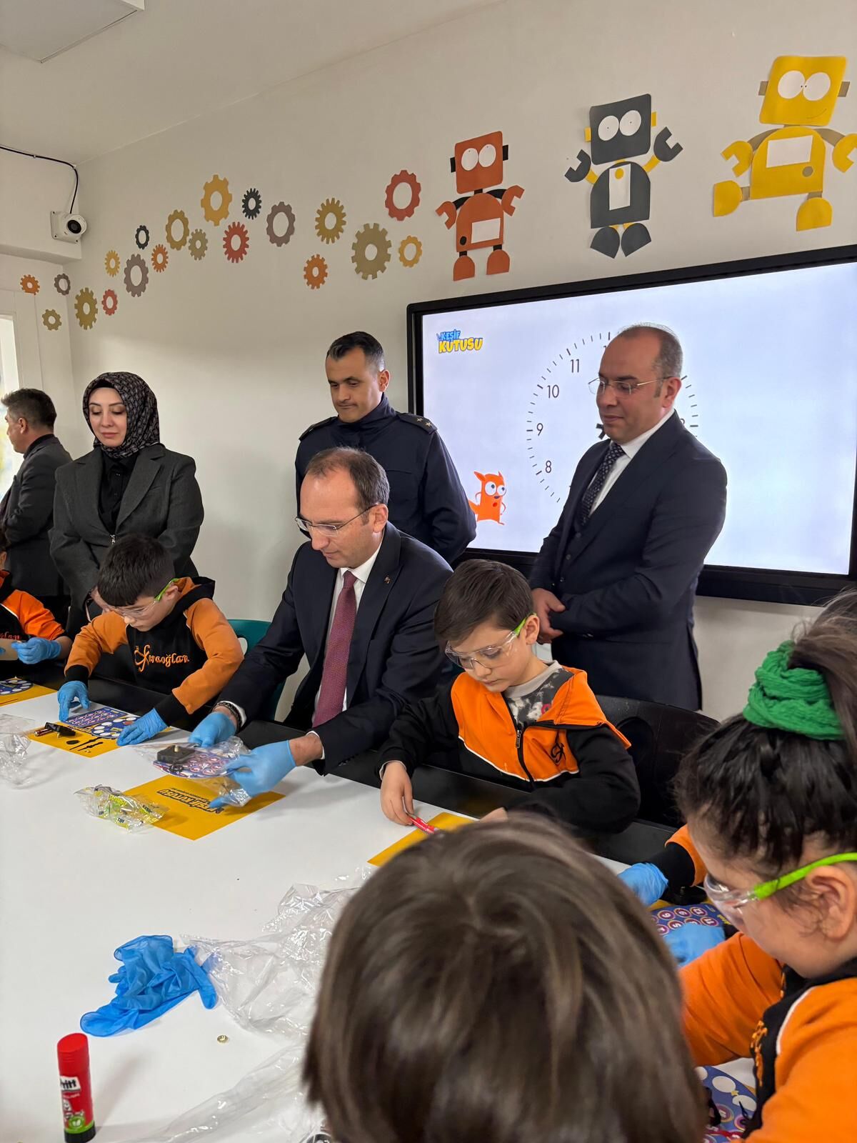 Kaymakam Sarıdoğan’dan Özel Karaoğlan Koleji’ne Ziyaret11-1