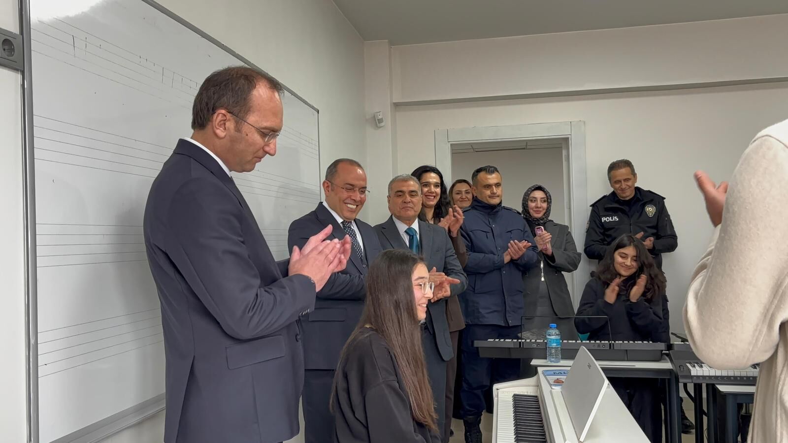 Kaymakam Sarıdoğan’dan Özel Karaoğlan Koleji’ne Ziyaret6-1