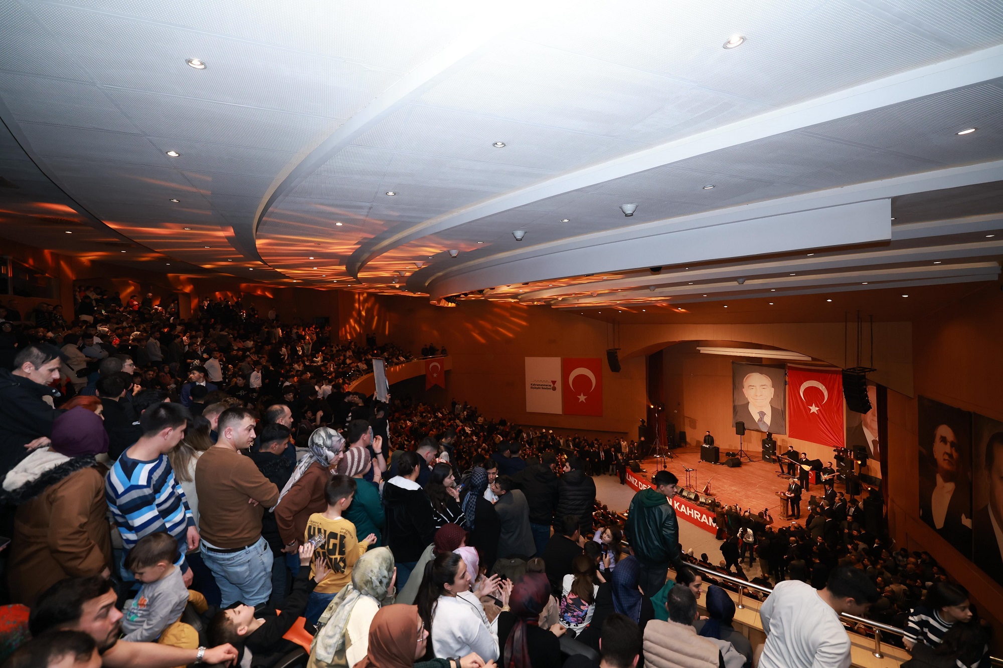 Kurtuluş Coşkusu Ali Kınık Konseriyle Zirveye Taşındı (7)