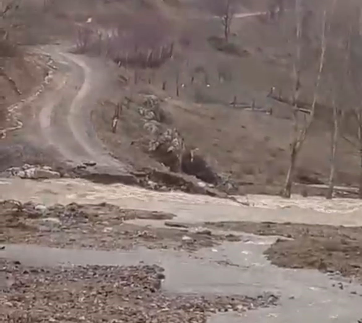 Kuvvetli Sağanak Taşkınlara Sebep Oldu (3)