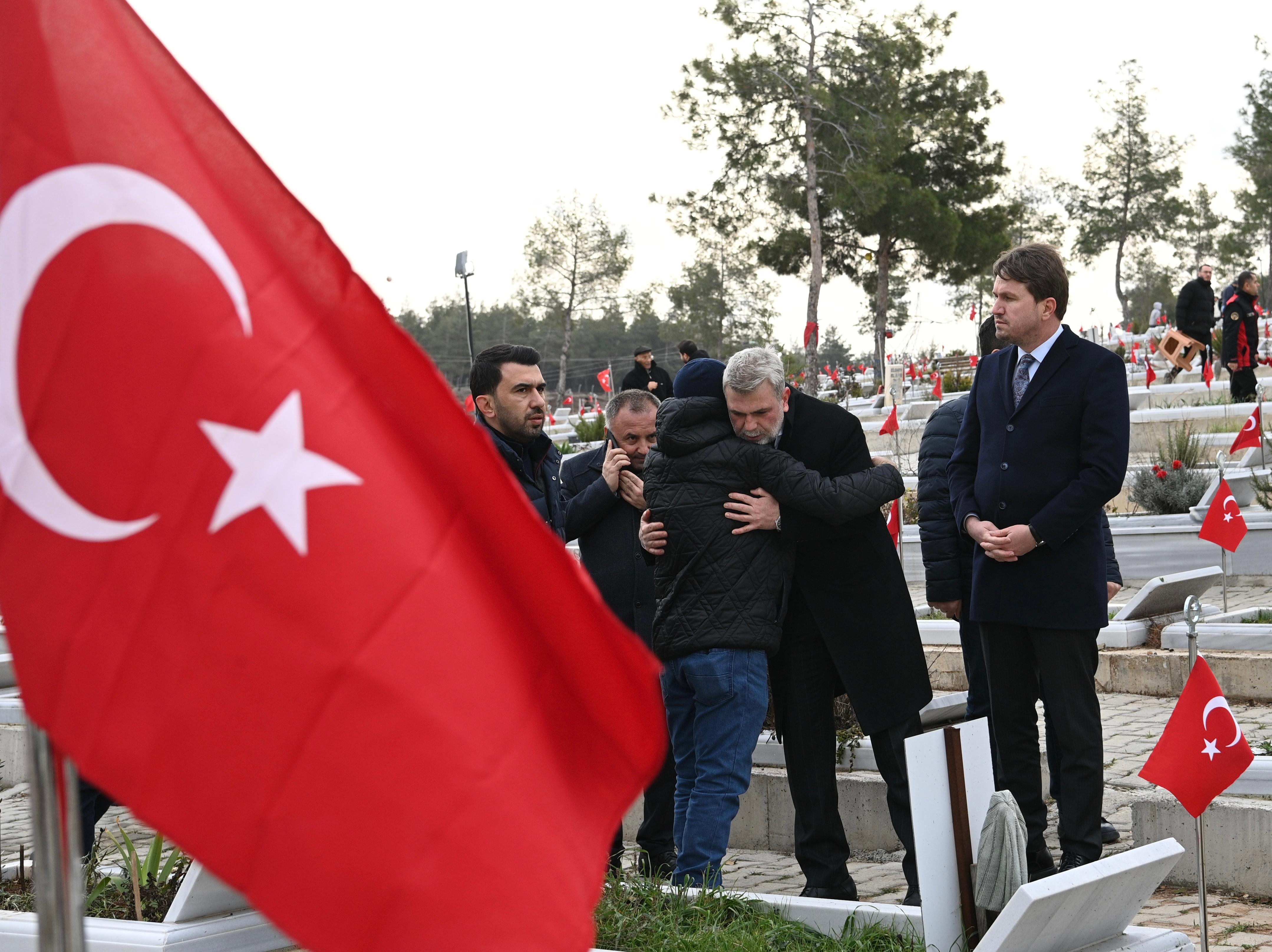 Mezarlık Ziyareti (3)