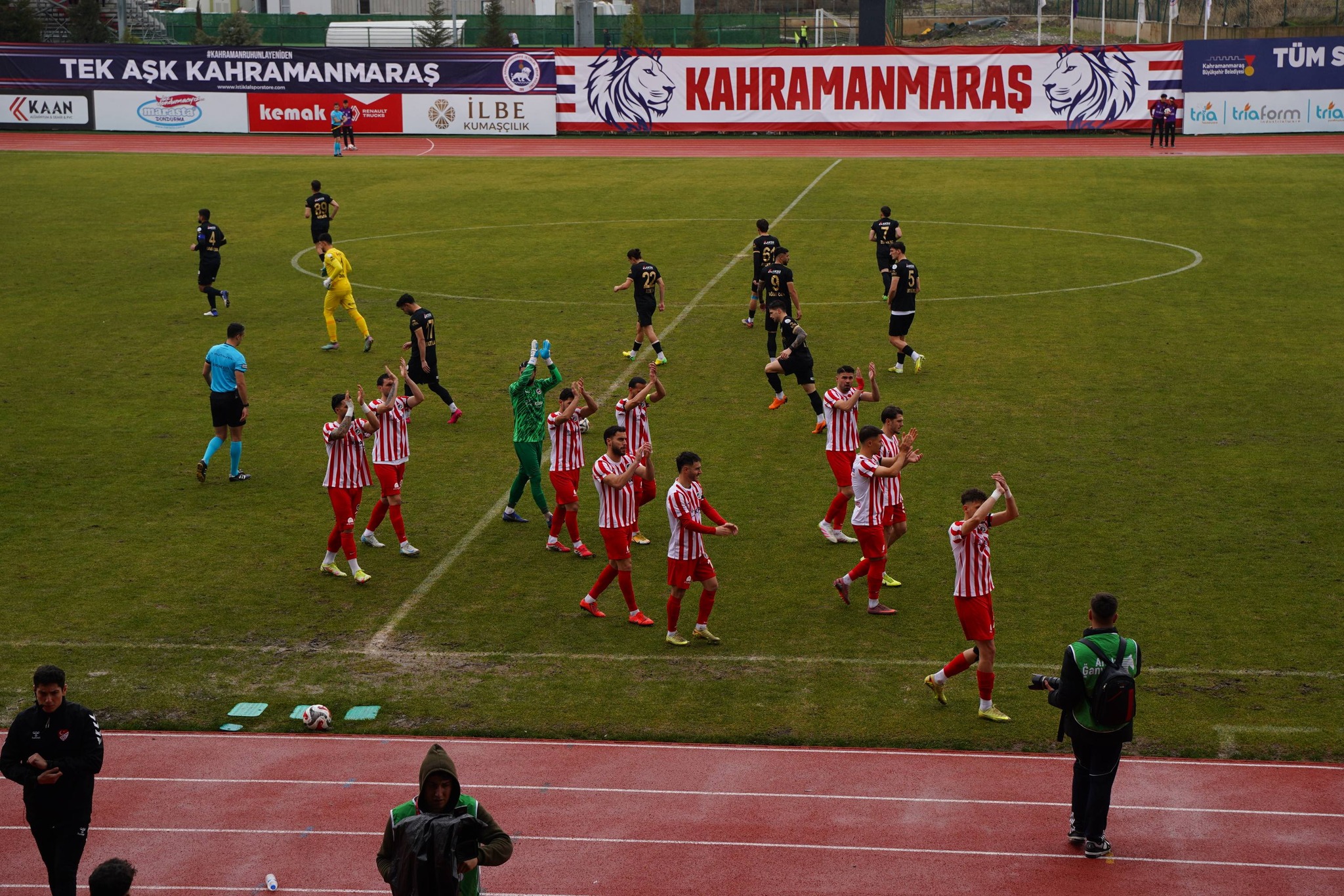 Milletvekili Debgici’den İstiklalspor’a Tribünden Destek2