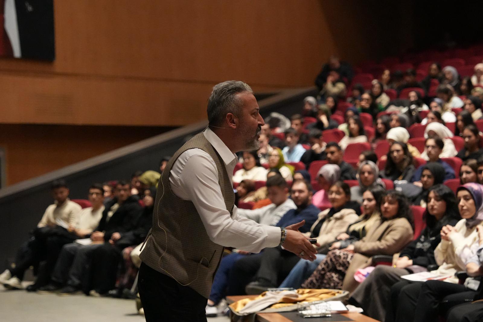 Onikişubat Belediyesi’nin Yks Ve Kpss Kazandıran Taktikler Kampı Yoğun İlgi Gördü (3)