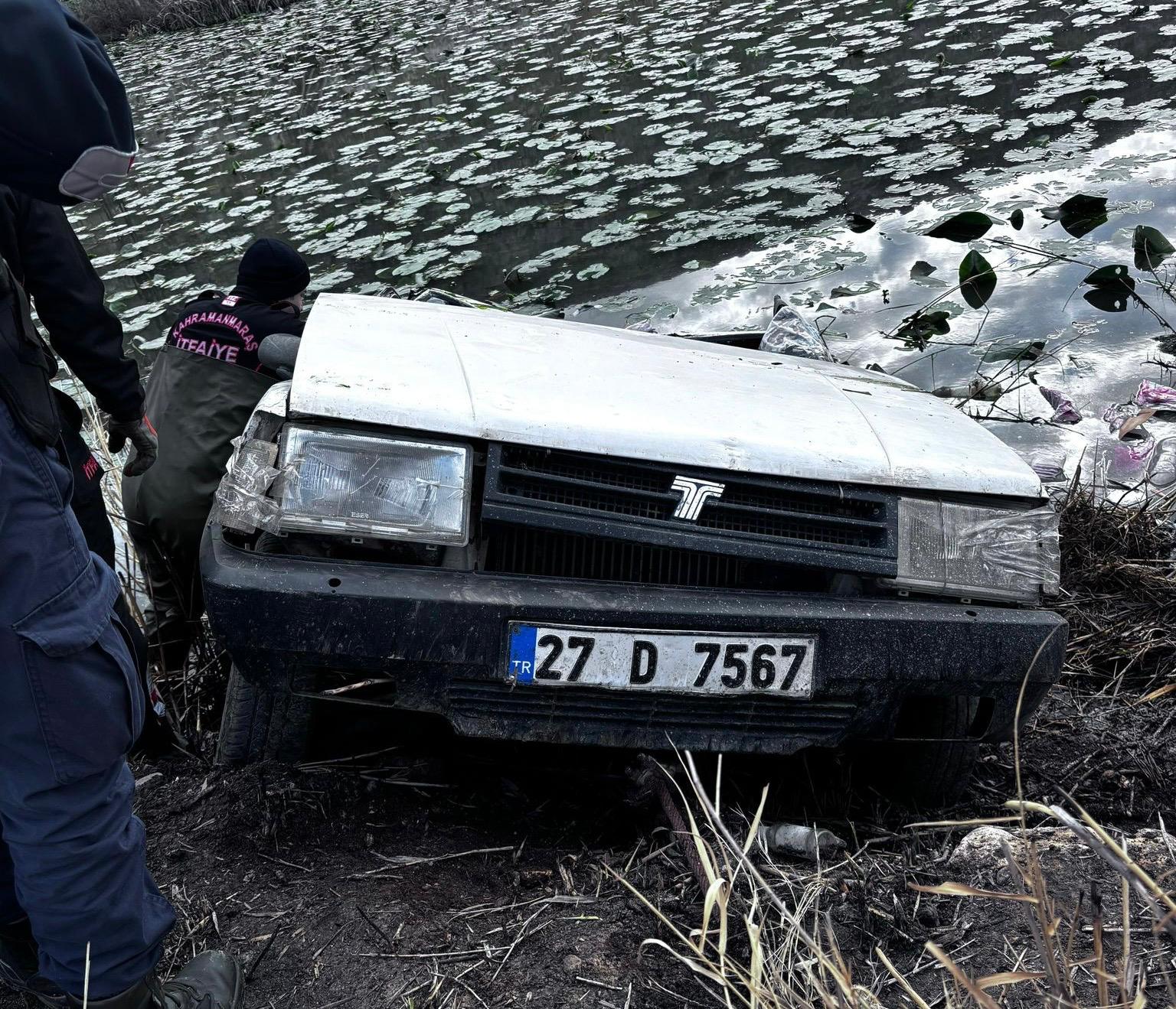 Otomobil Su Birikintisine Düştü 78 Yaşındaki Sürücü Hayatını Kaybetti (3)