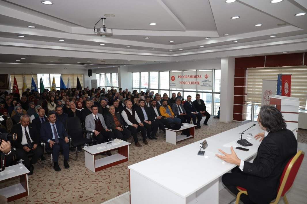 Prof. Dr. Halis Aydemir Elbistan’da Gençlerle Bir Araya Geldi (2)