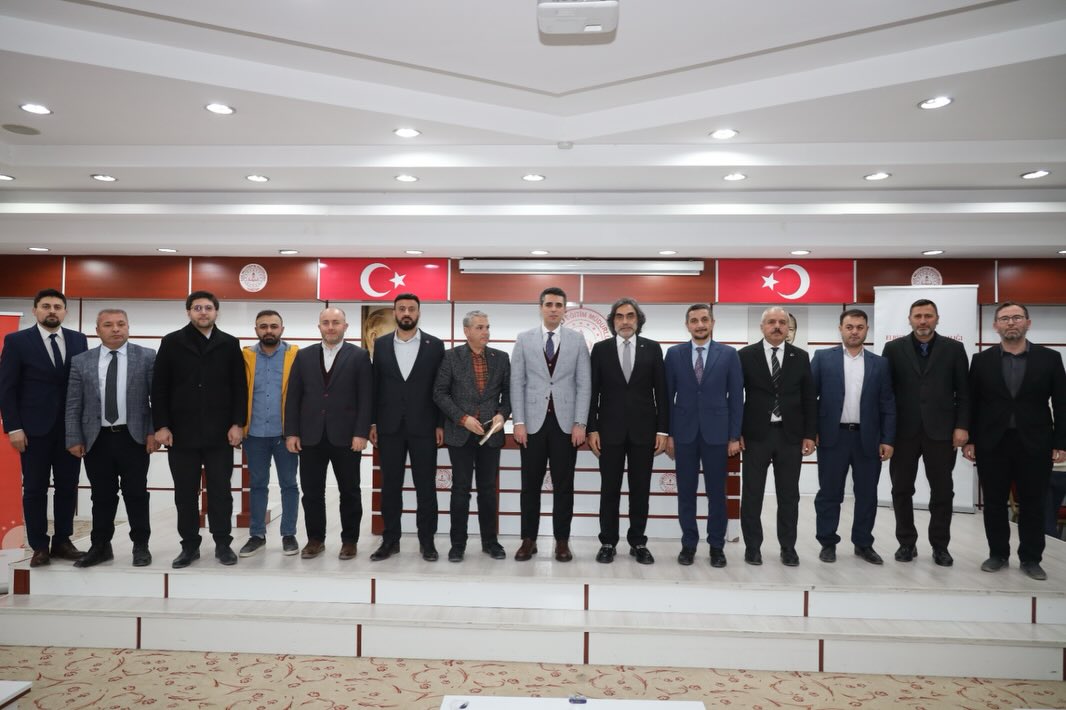 Prof. Dr. Halis Aydemir Elbistan’da Gençlerle Bir Araya Geldi (4)